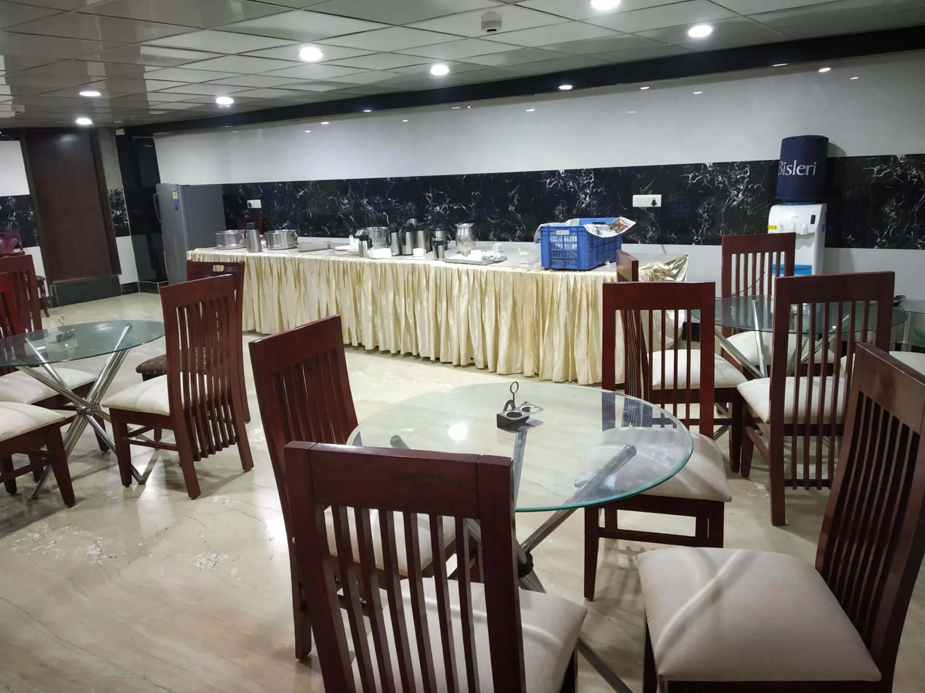 Restaurant/places to eat in Sohi Residency