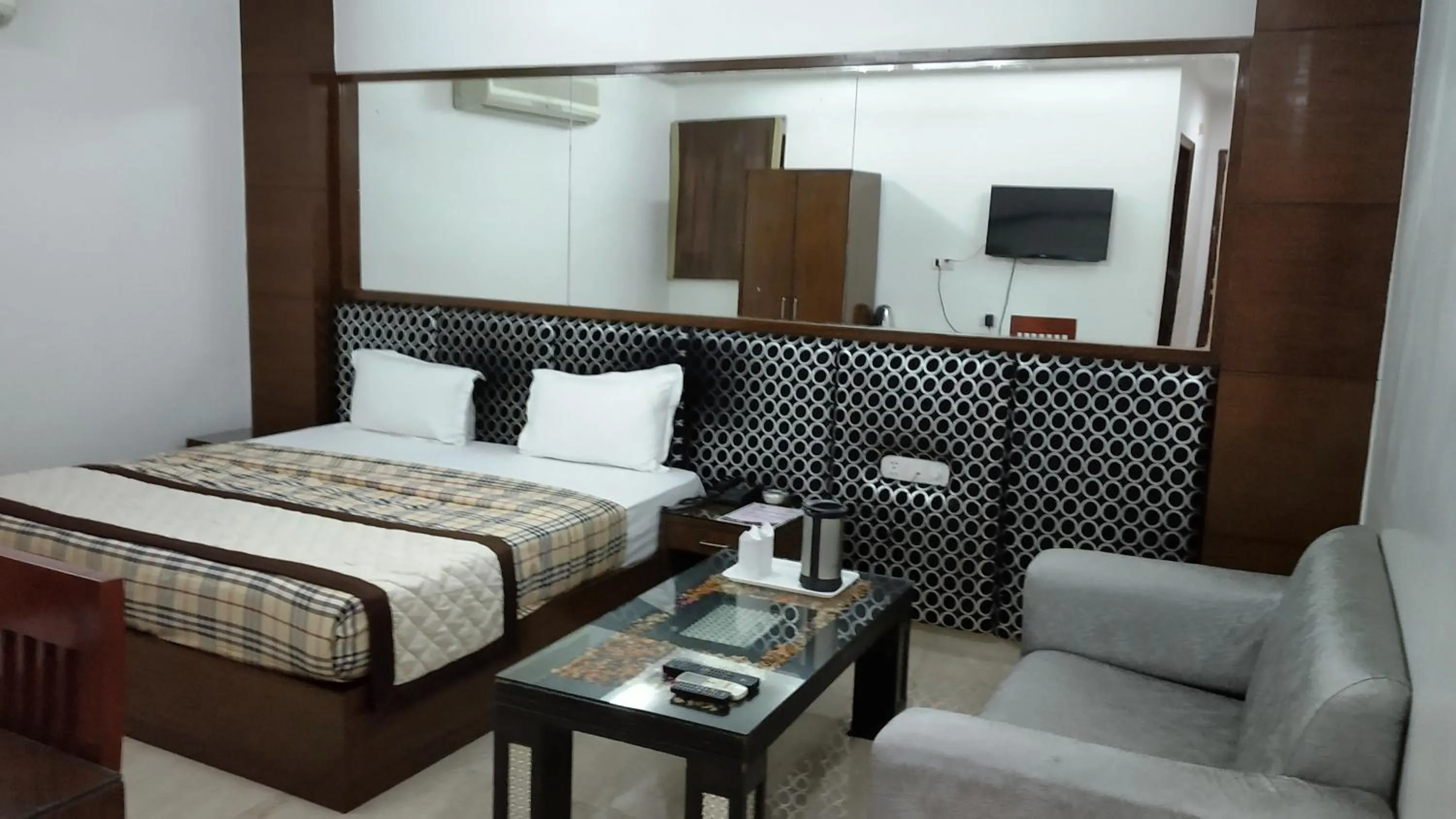 bunk bed, Bed in Sohi Residency