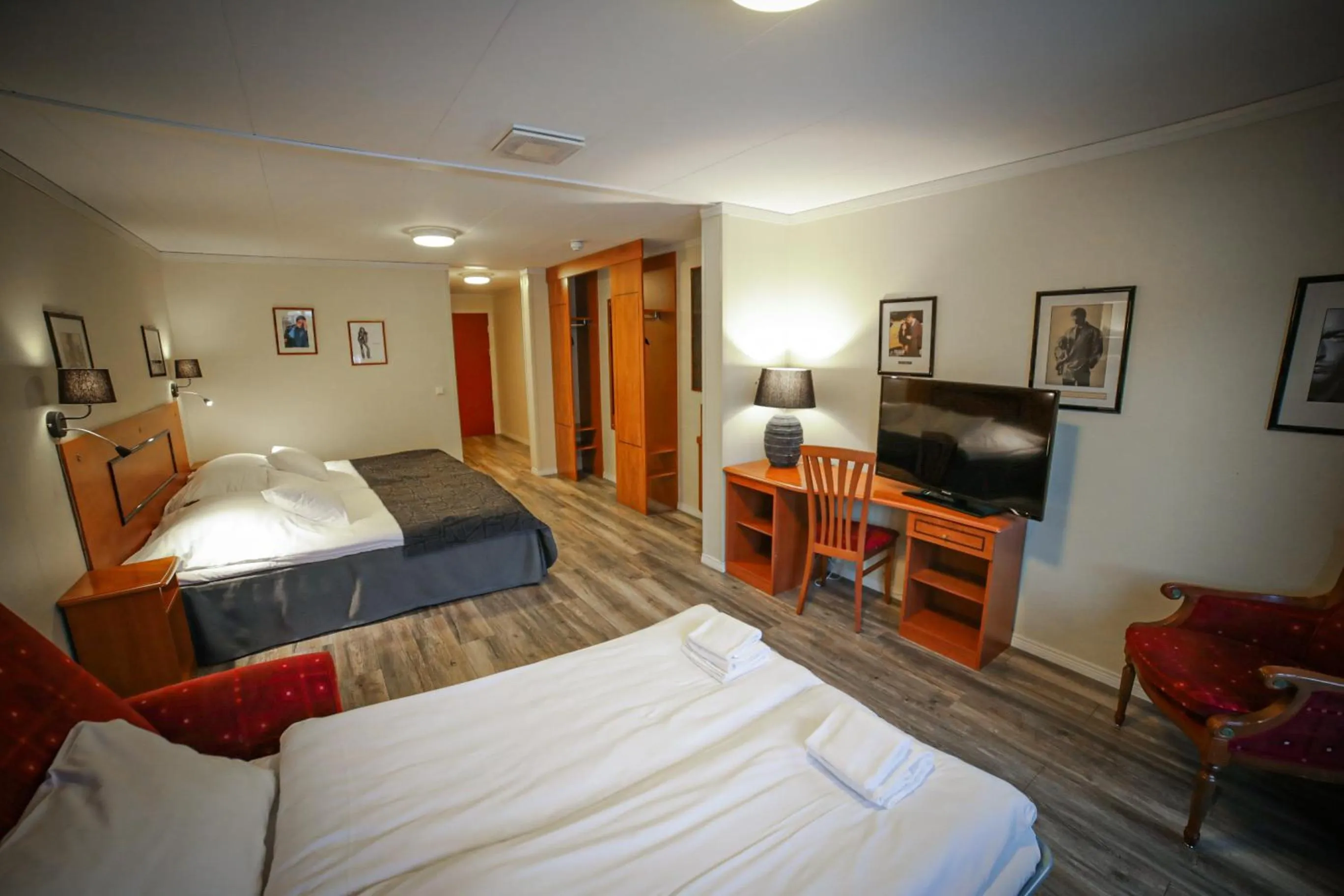 Bed in Vesterland Feriepark Hytter, hotell og leikeland