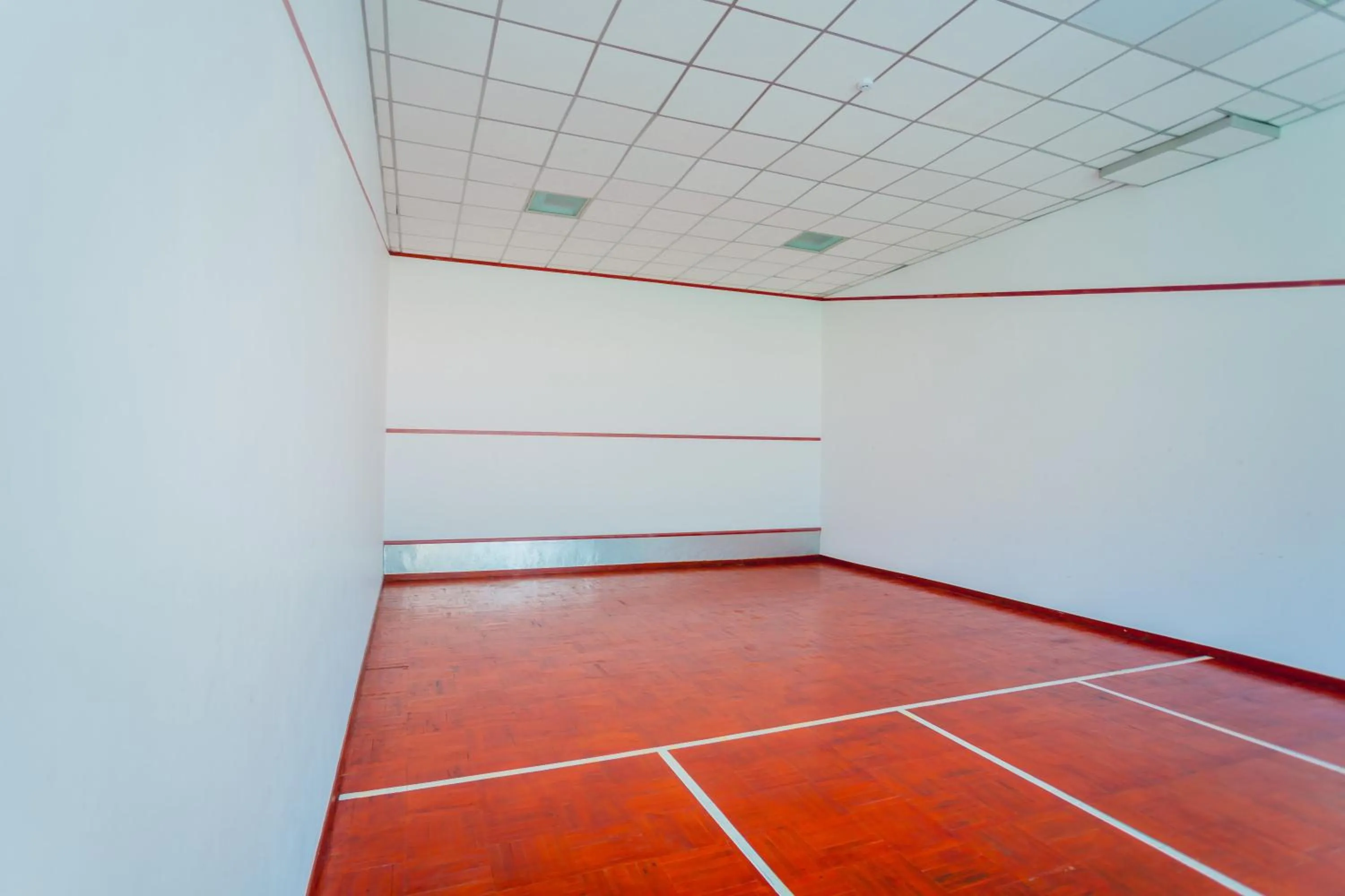 Area and facilities in Waterfront Suites Phuket by Centara