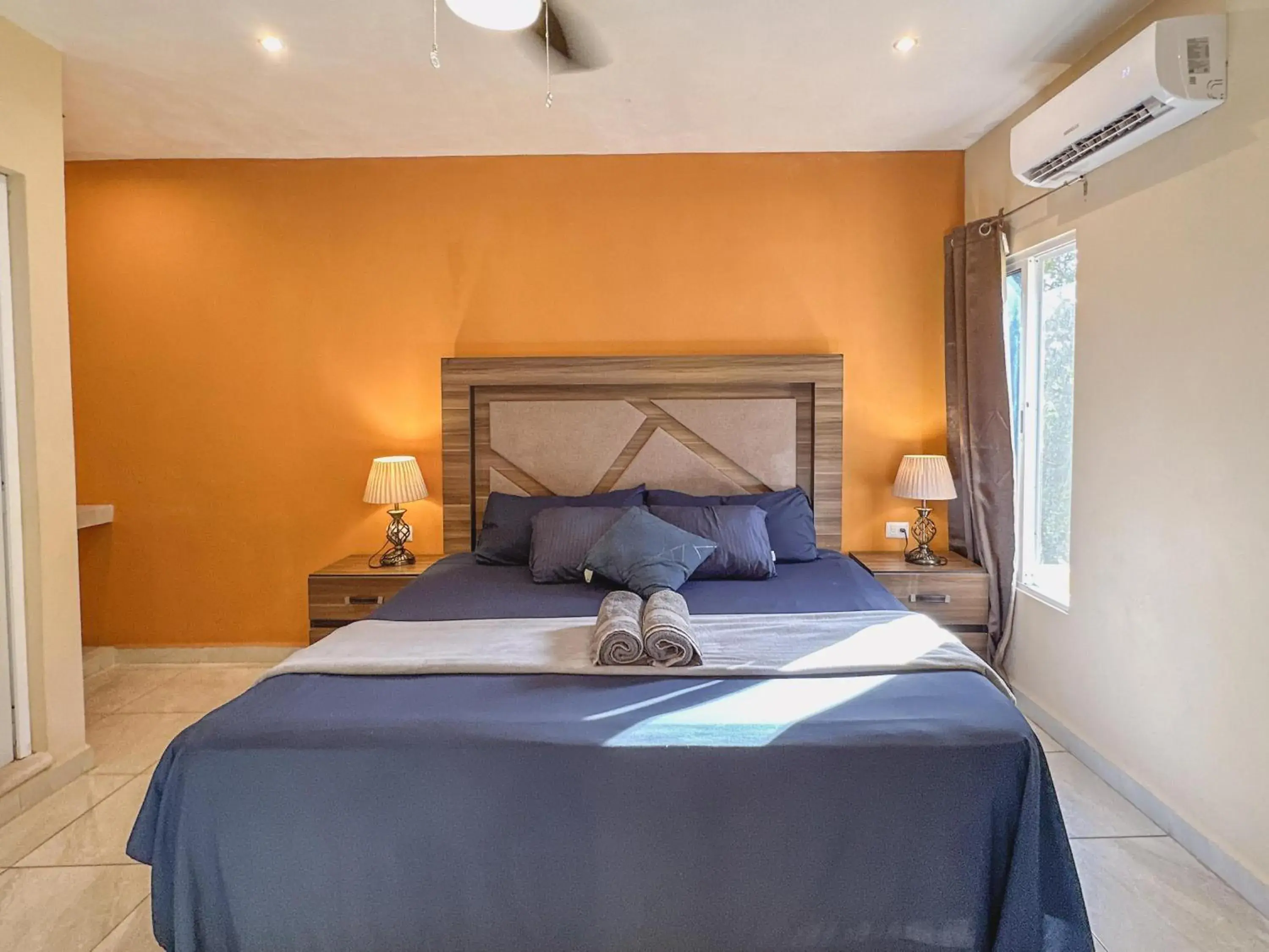 Deluxe Queen Room - single occupancy in Casa Daniels Guesthouse Deluxe Queen Room - single occupancy in Casa Daniels Guesthouse