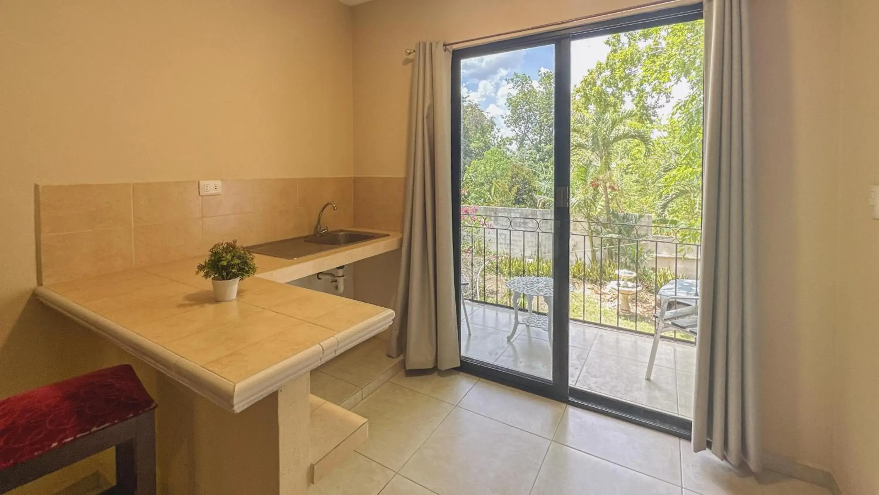 Double Room with Balcony - single occupancy in Casa Daniels Guesthouse Double Room with Balcony - single occupancy in Casa Daniels Guesthouse