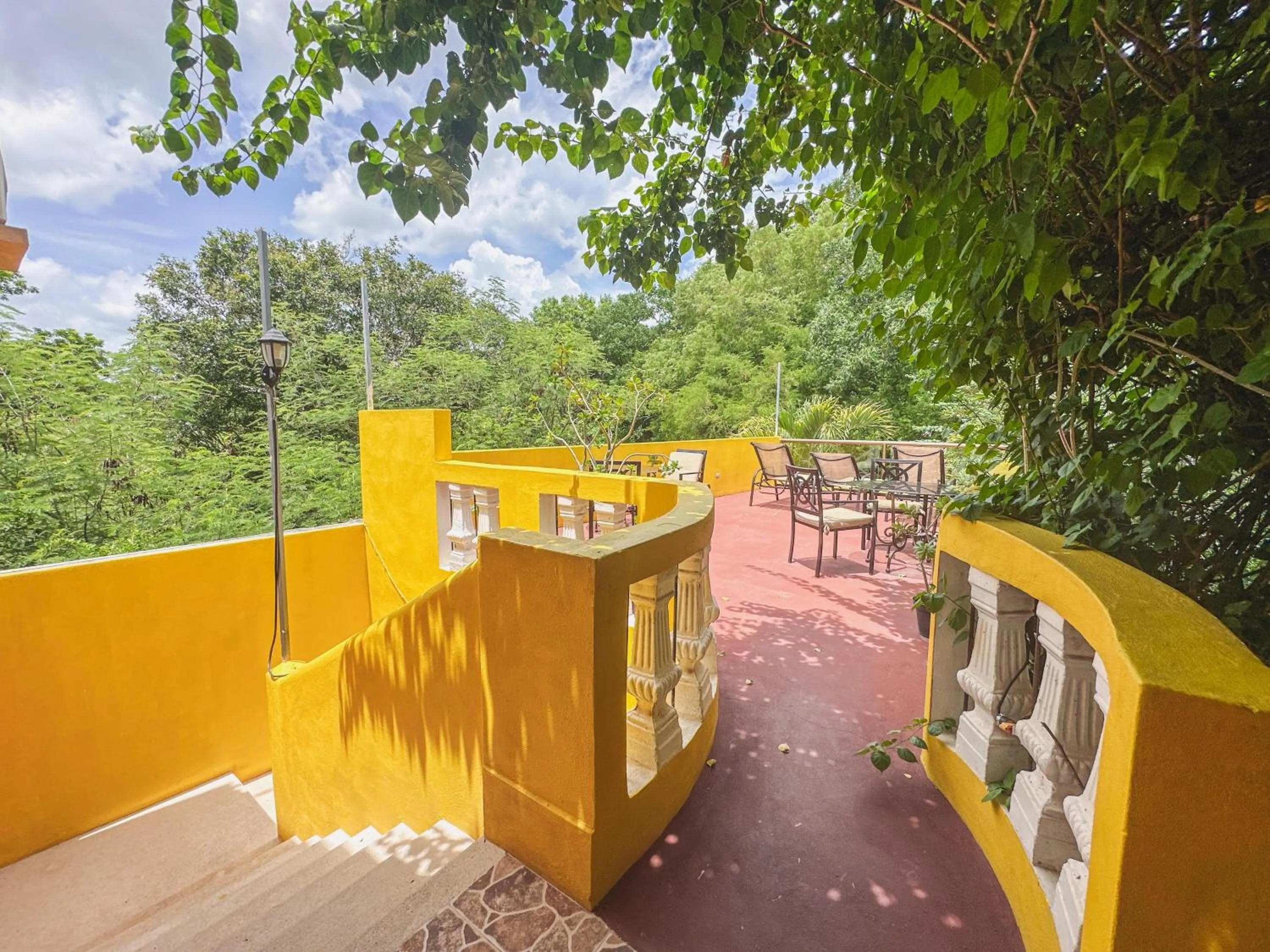 Property building in Casa Daniels Guesthouse