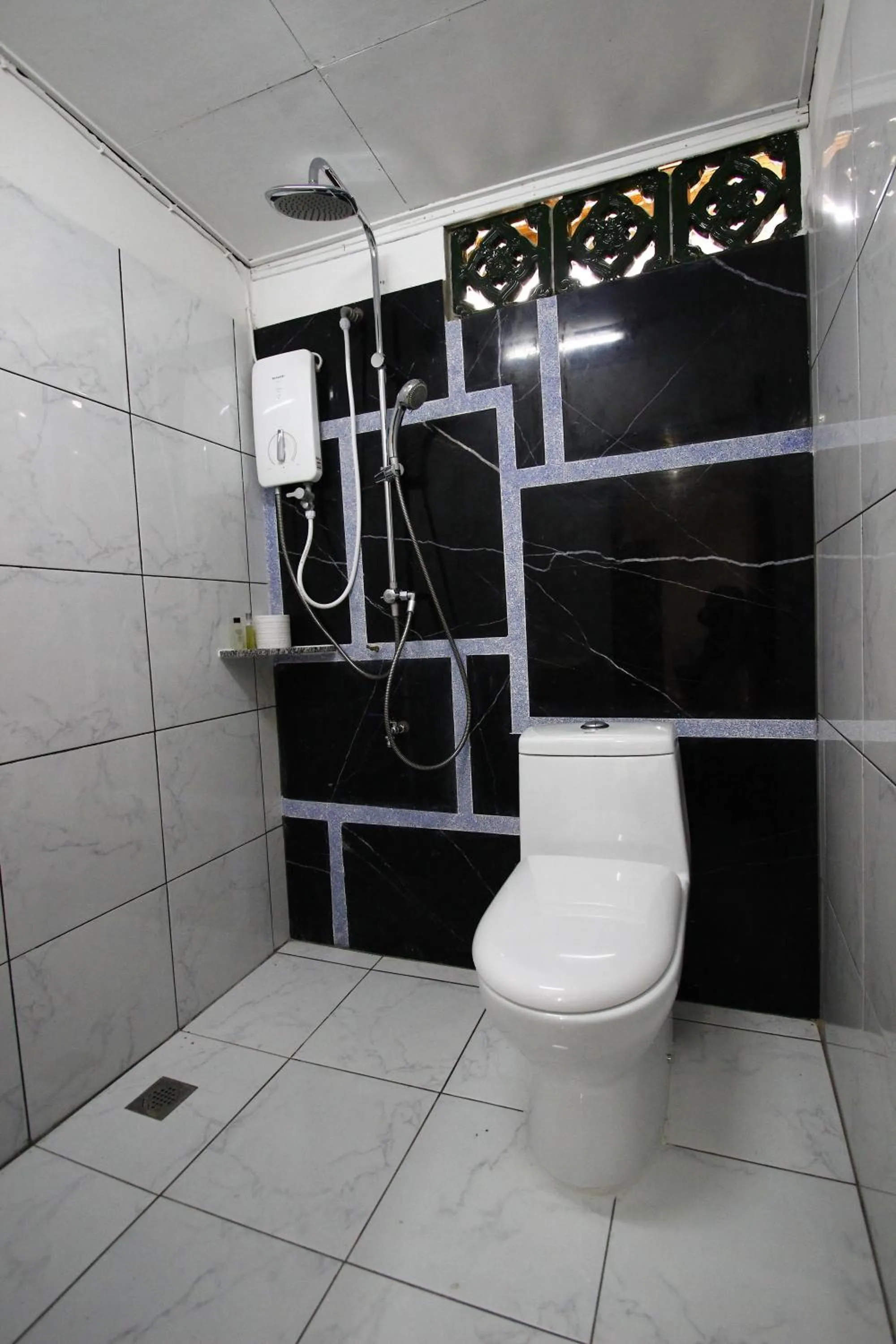 Shower in The Green Cottage