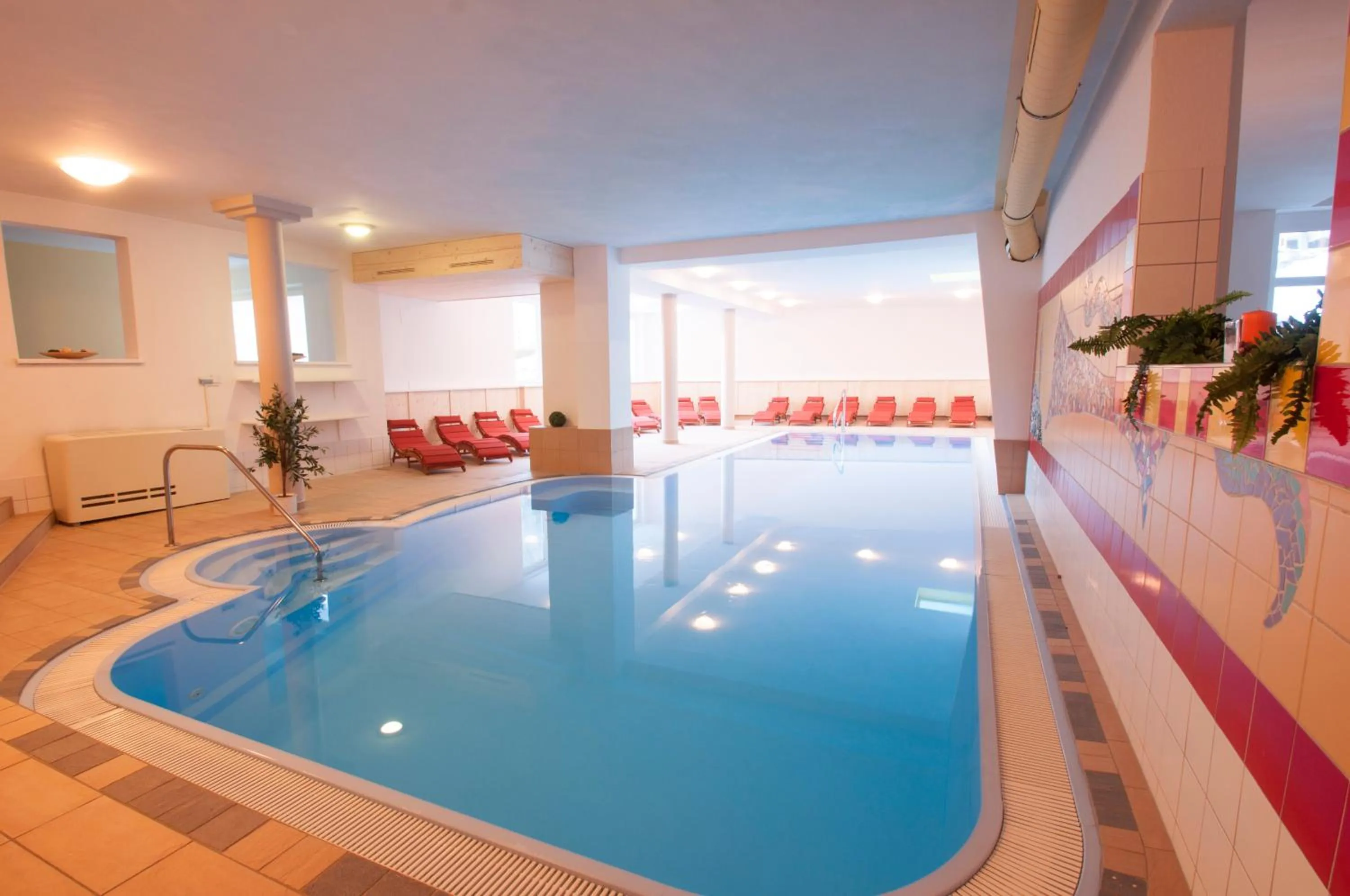 Swimming pool in Erlebnishotel Fendels