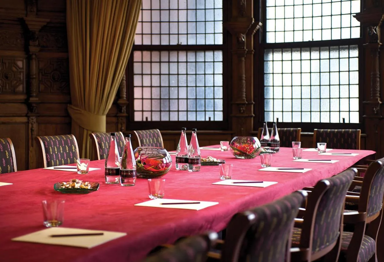 Business facilities in Quebecs