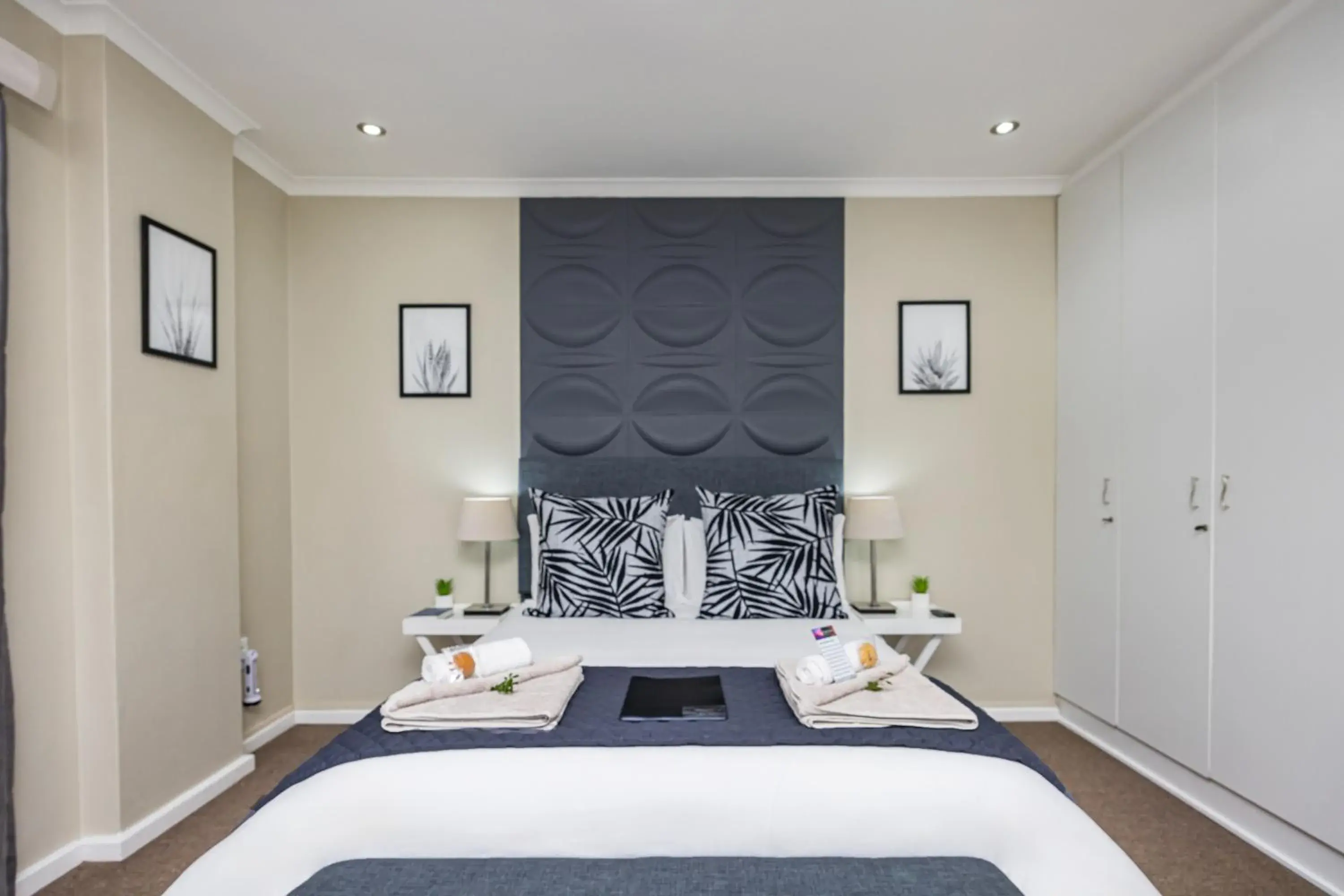 Standard Double Room - single occupancy in Plattekloof Premium Lodge Standard Double Room - single occupancy in Plattekloof Premium Lodge