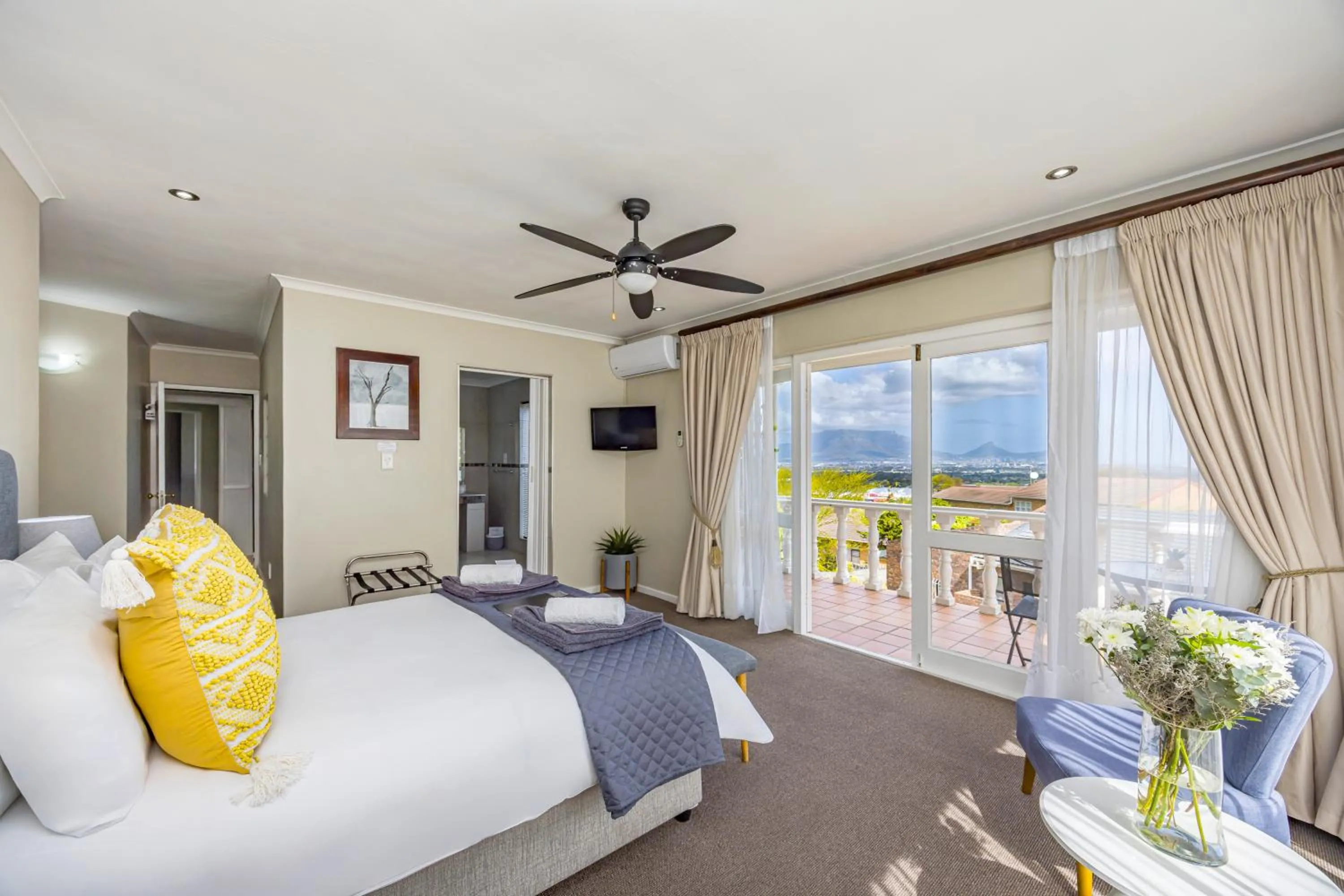 Bed in Plattekloof Premium Lodge