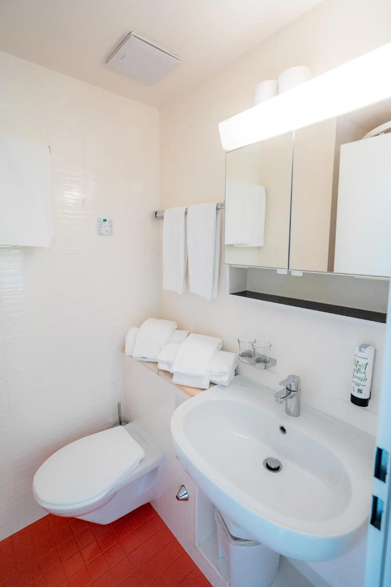 Bathroom in Hotel Haus Schönstatt contactless-Check-In