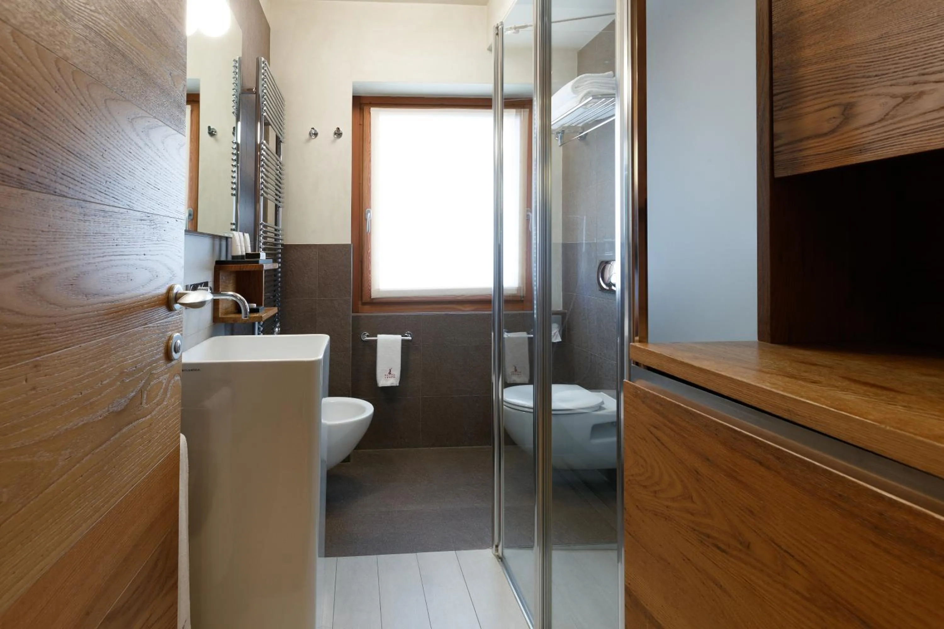 Shower in Sottovento Luxury Hospitality