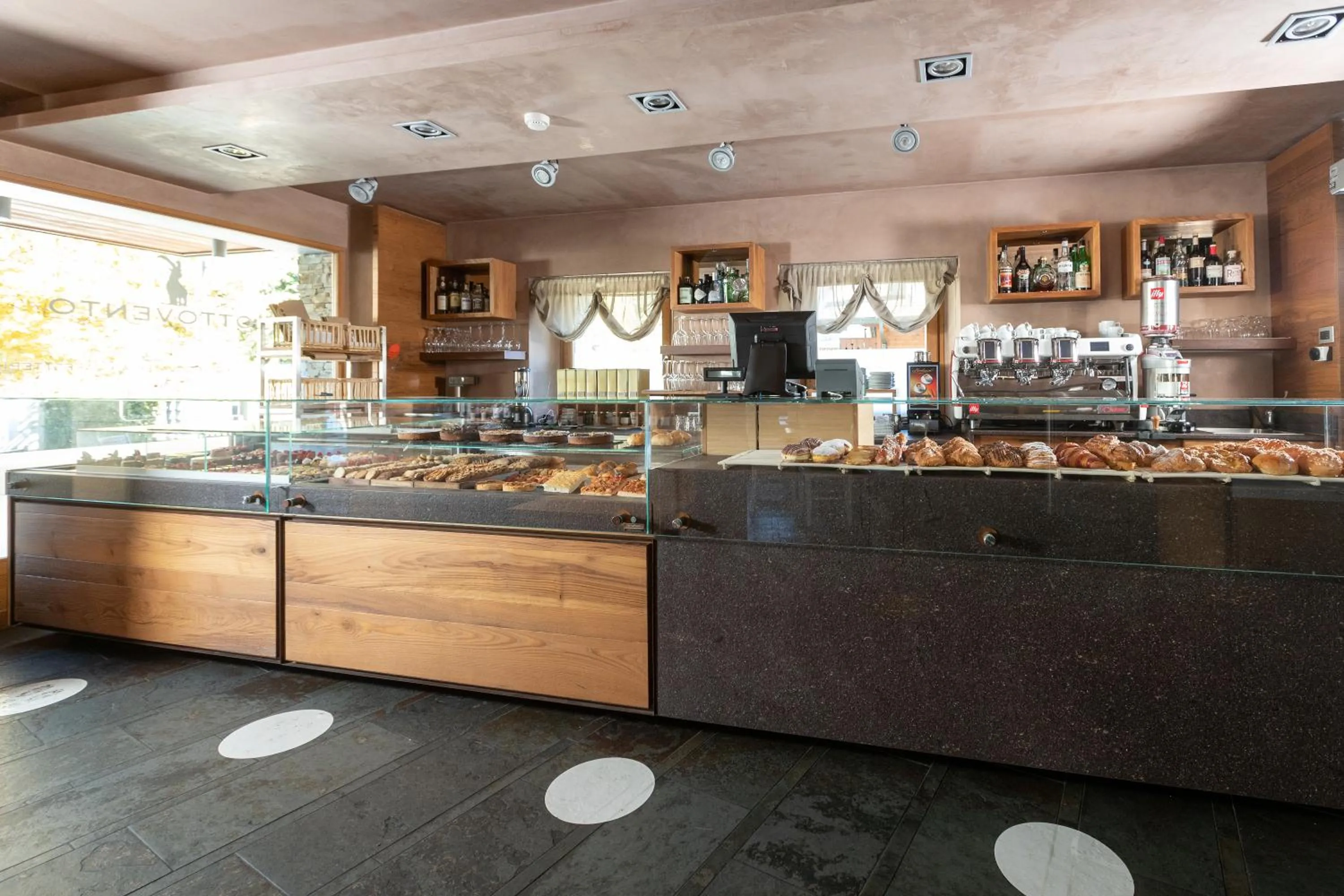 Lounge or bar in Sottovento Luxury Hospitality