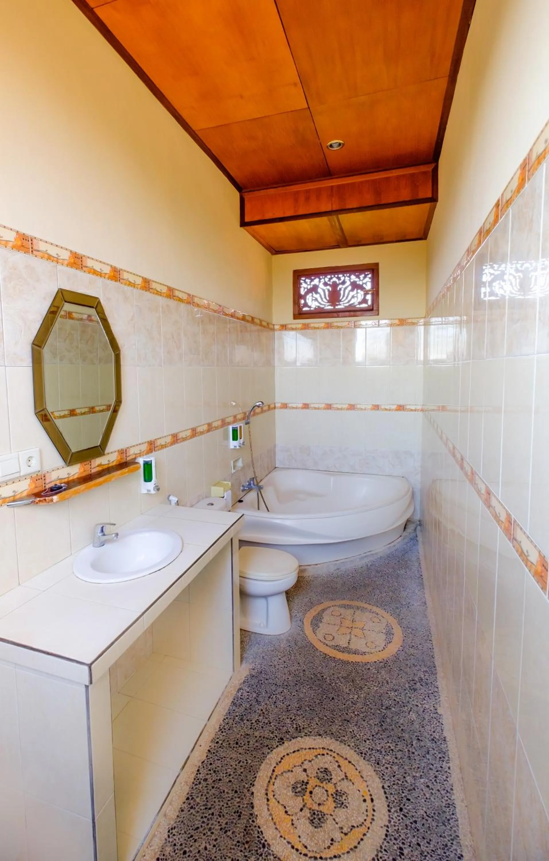 Toilet in Bali Spring Cottages