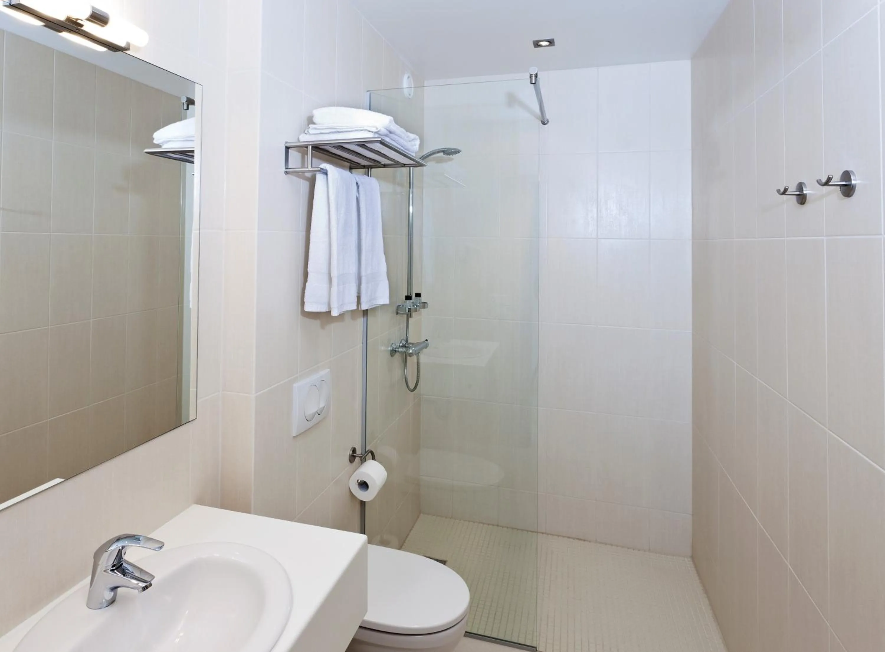 Bathroom in Hotel Klettur