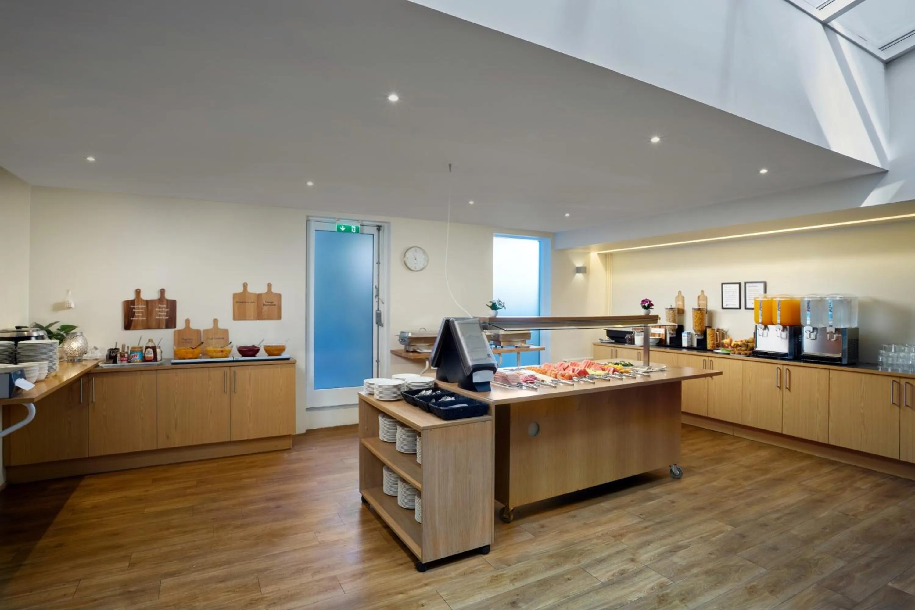 Buffet breakfast in Hotel Klettur