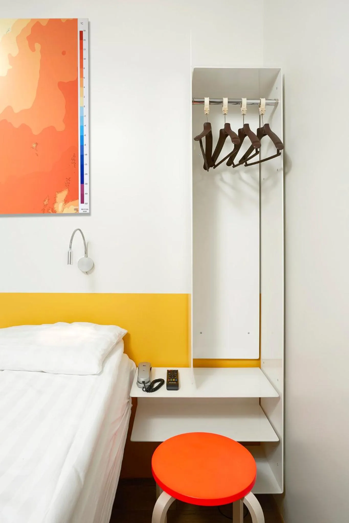 Bedroom, Bed in Hotel Cabin