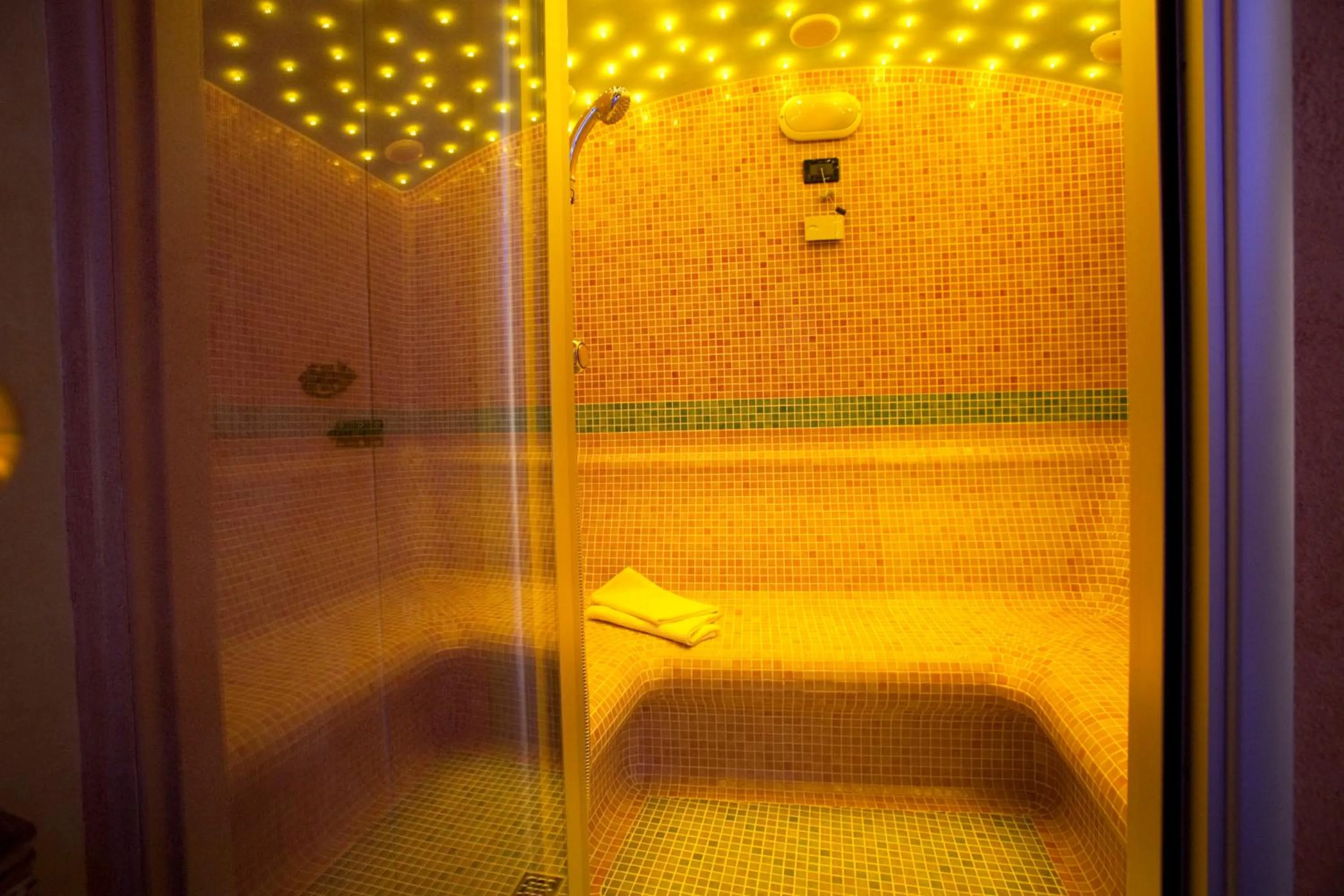 Steam room in Hotel Castello