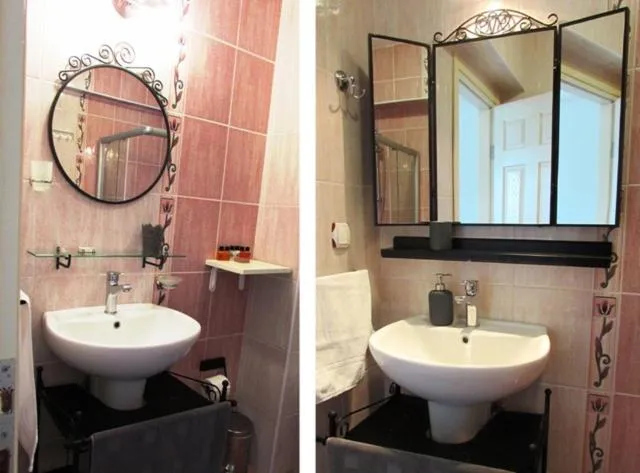 Bathroom in Ege Han Hotel