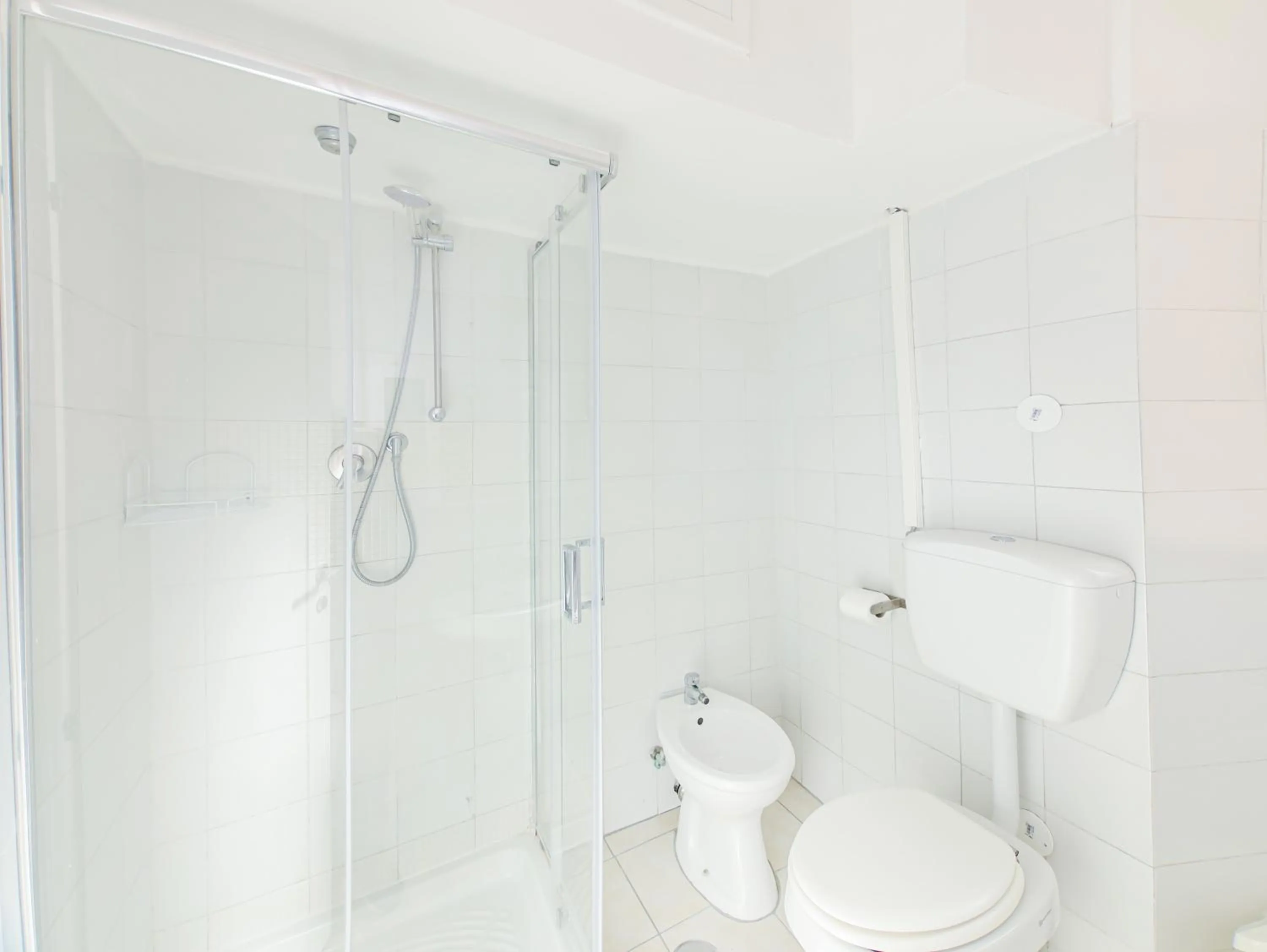 Shower in Cielo Vaticano Guest House