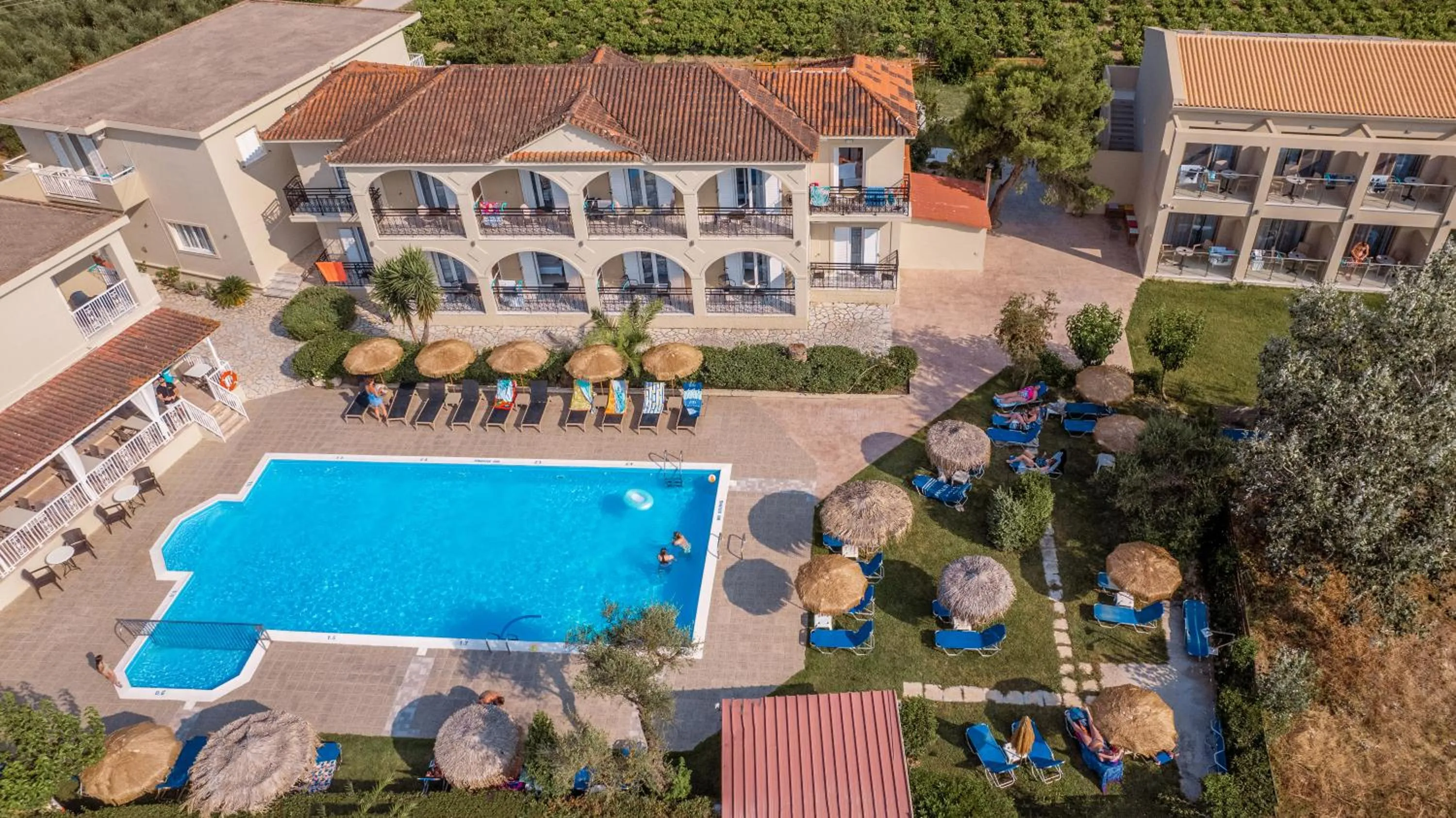 Property building in Grapevines Hotel