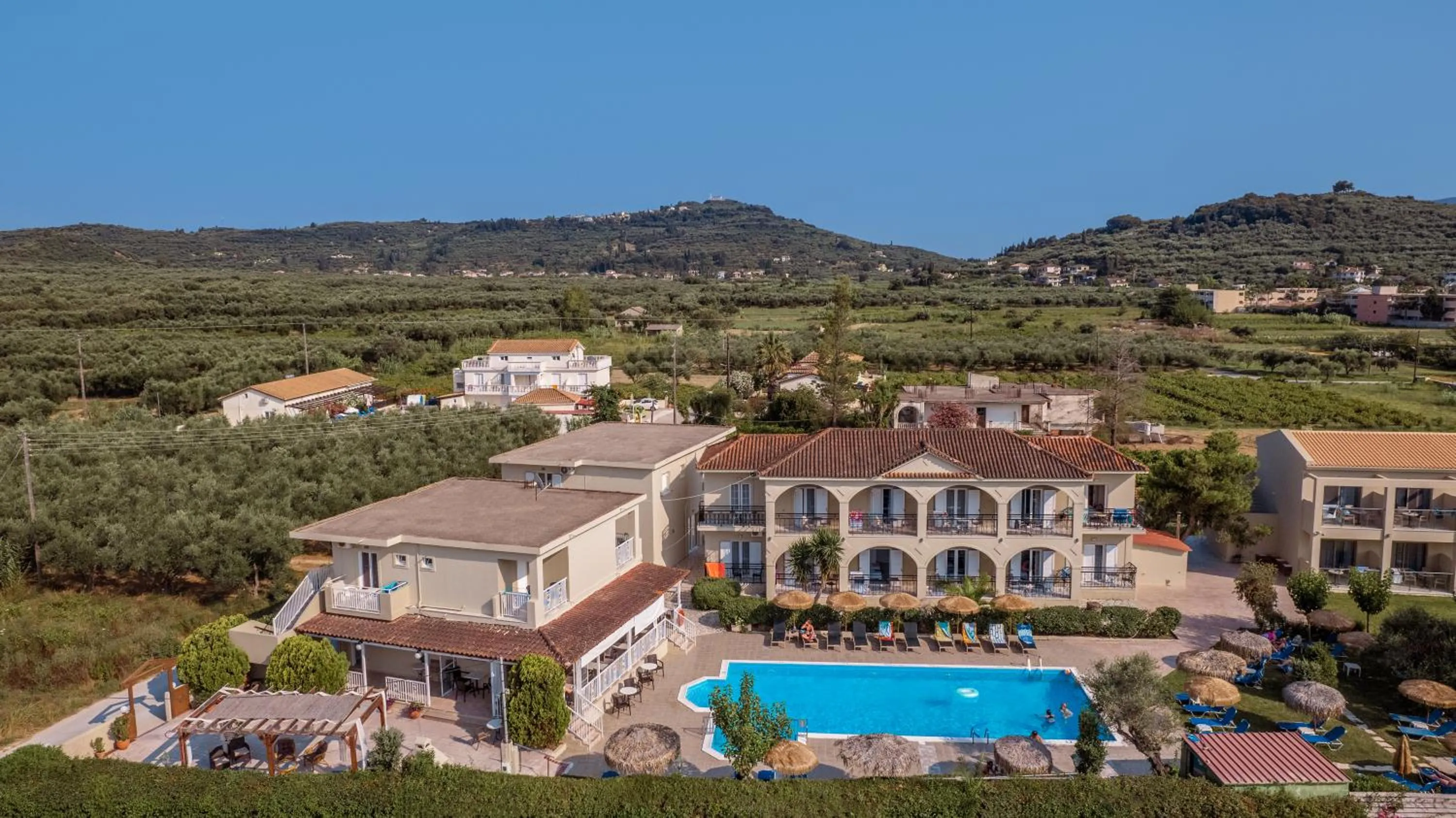 Day in Grapevines Hotel