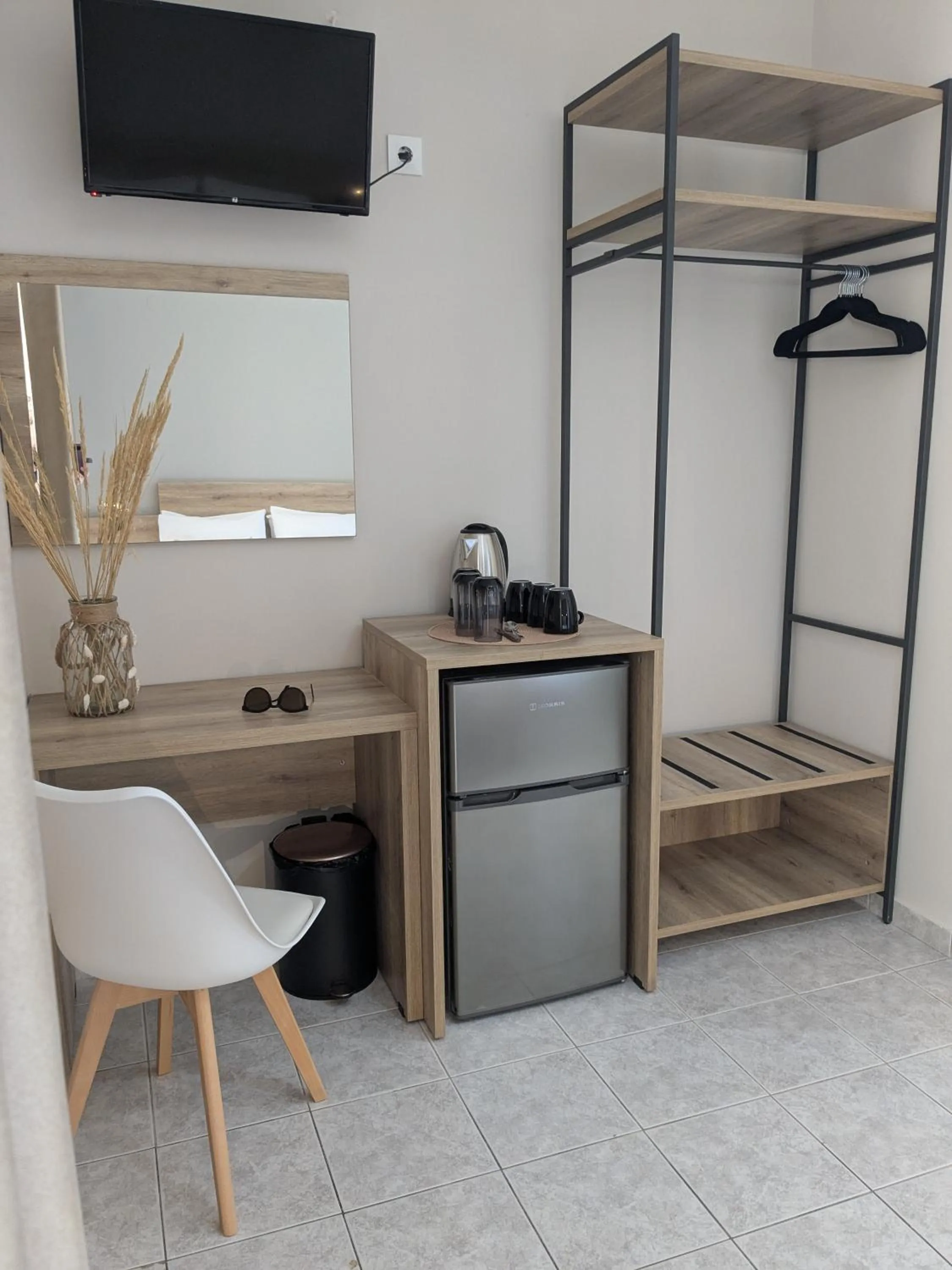 Photo of the whole room in Grapevines Hotel