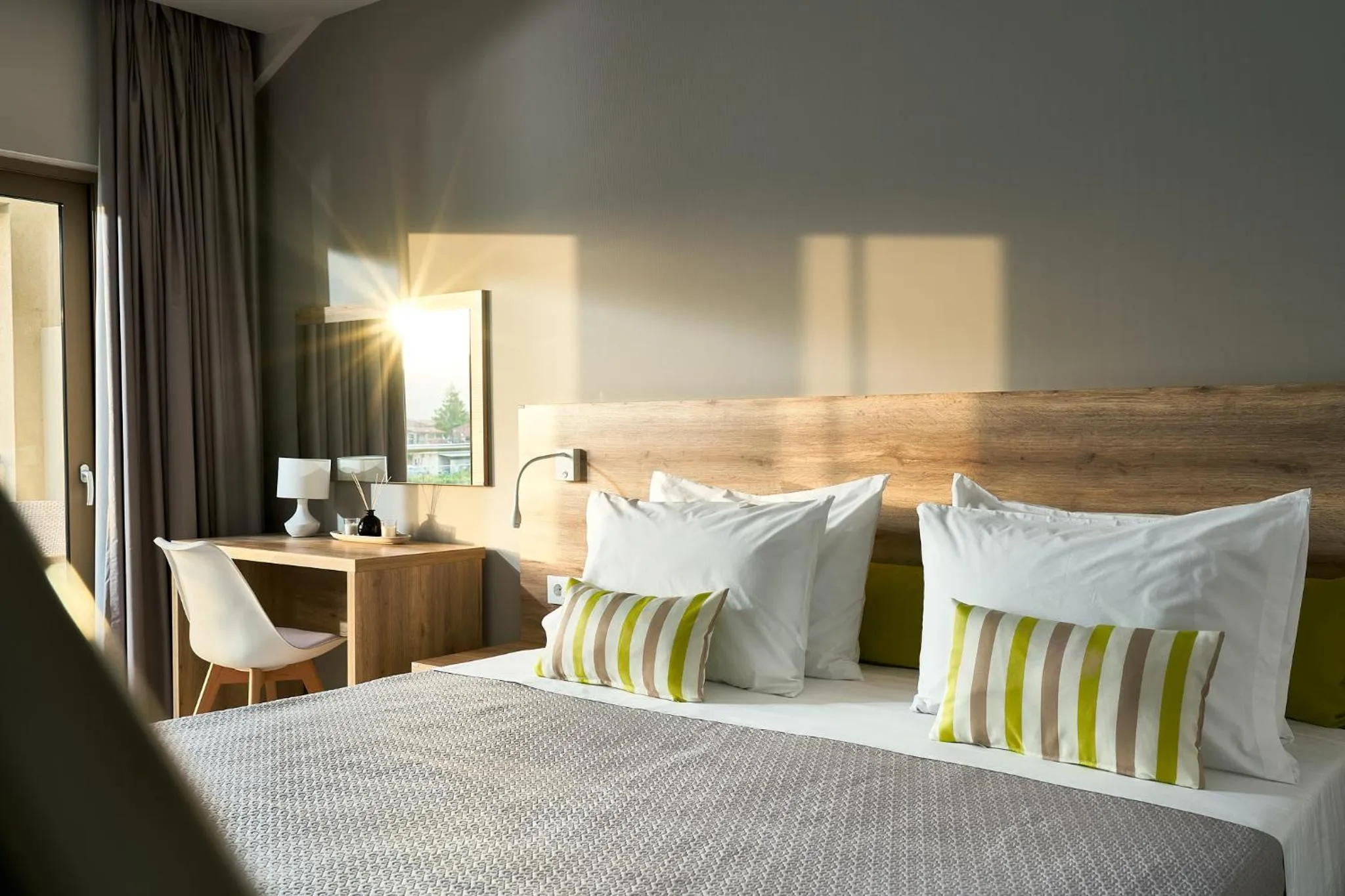 Photo of the whole room, Bed in Grapevines Hotel