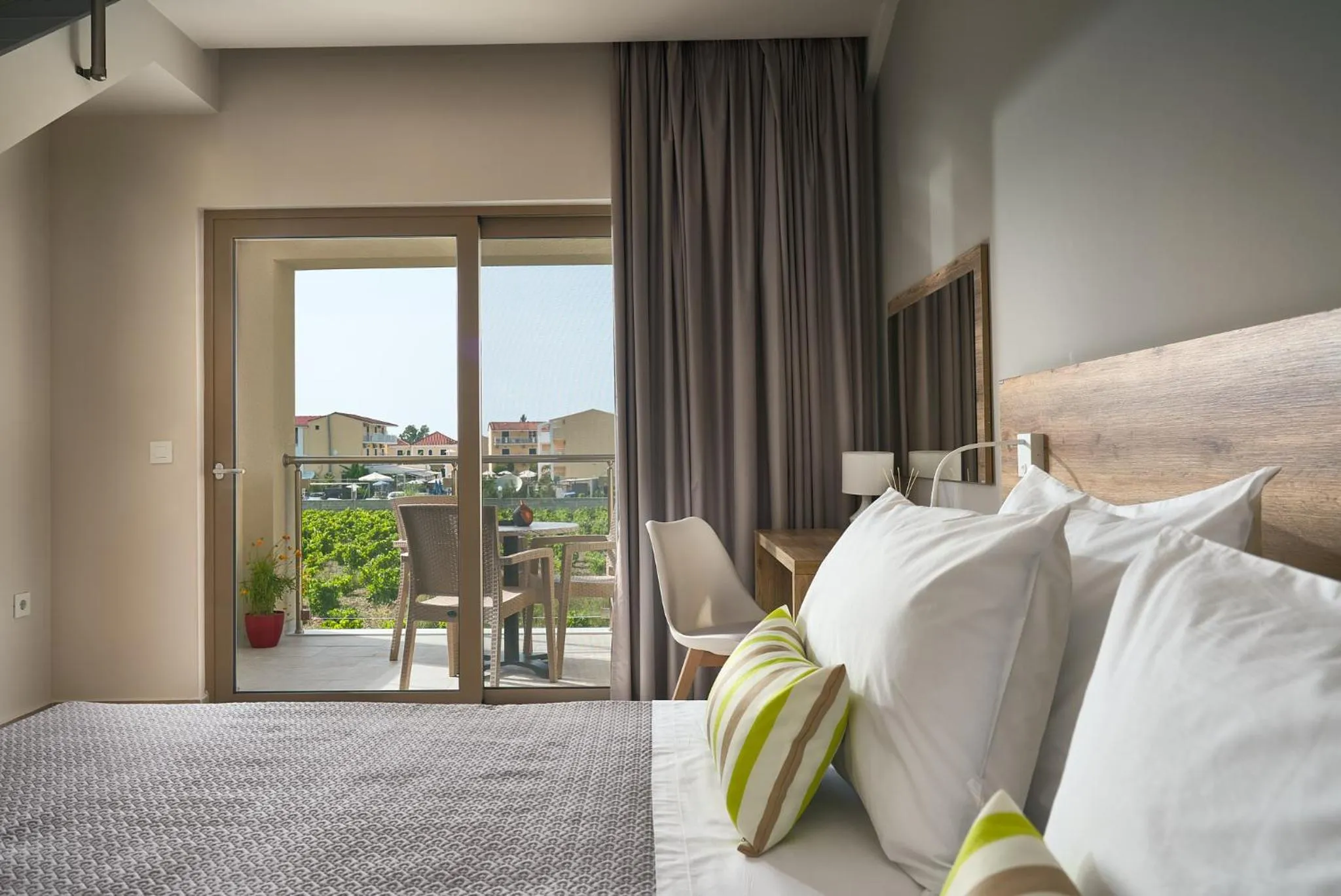 Photo of the whole room, Bed in Grapevines Hotel