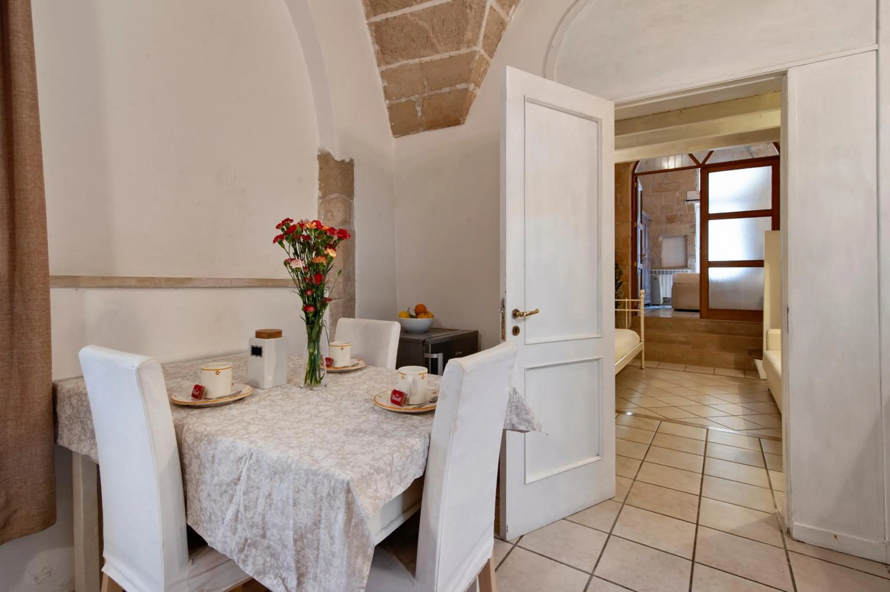 Dining area in Chiesa Greca Suites - Lecce Selection
