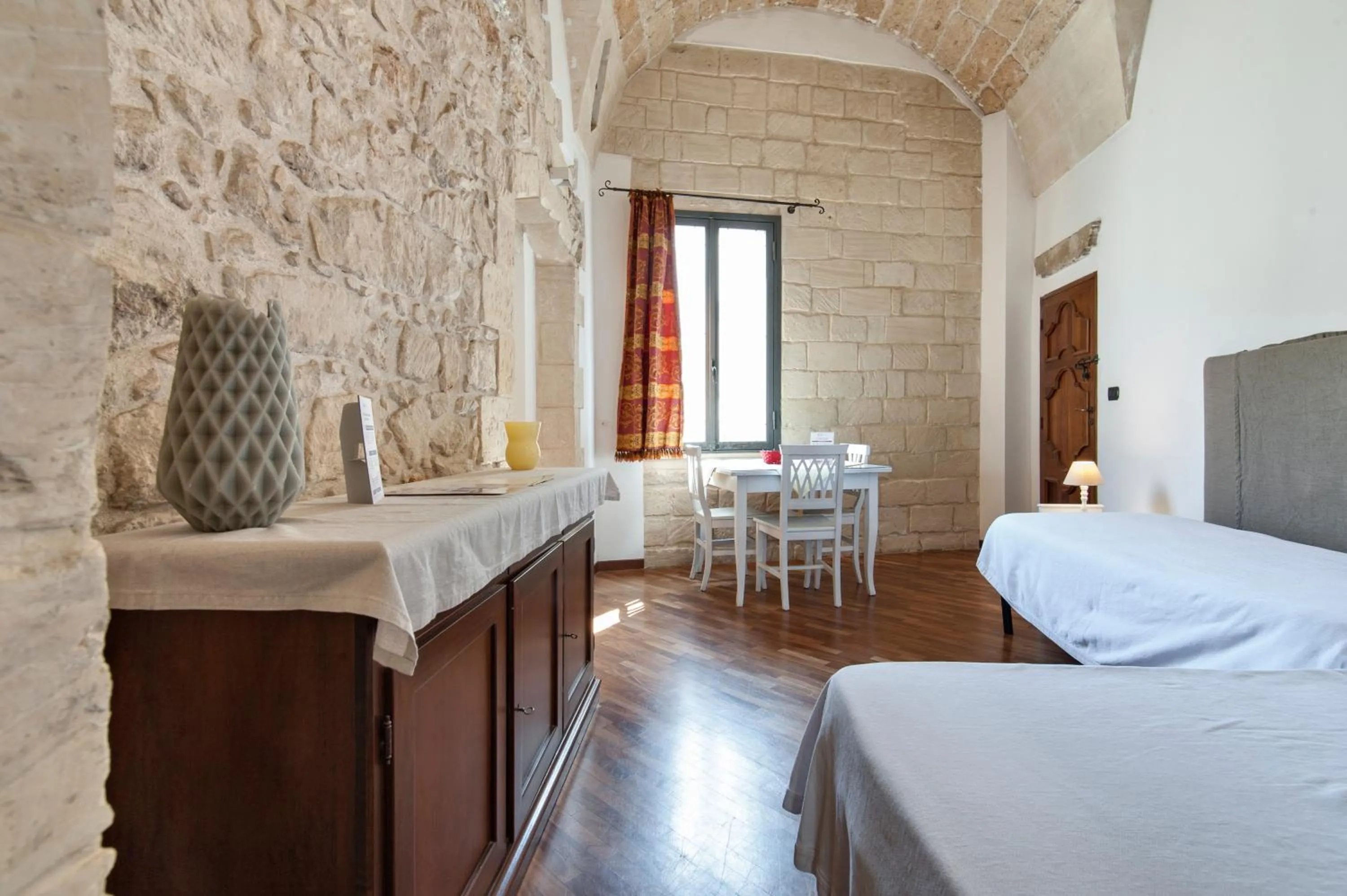 Dining area, Bed in Chiesa Greca Suites - Lecce Selection
