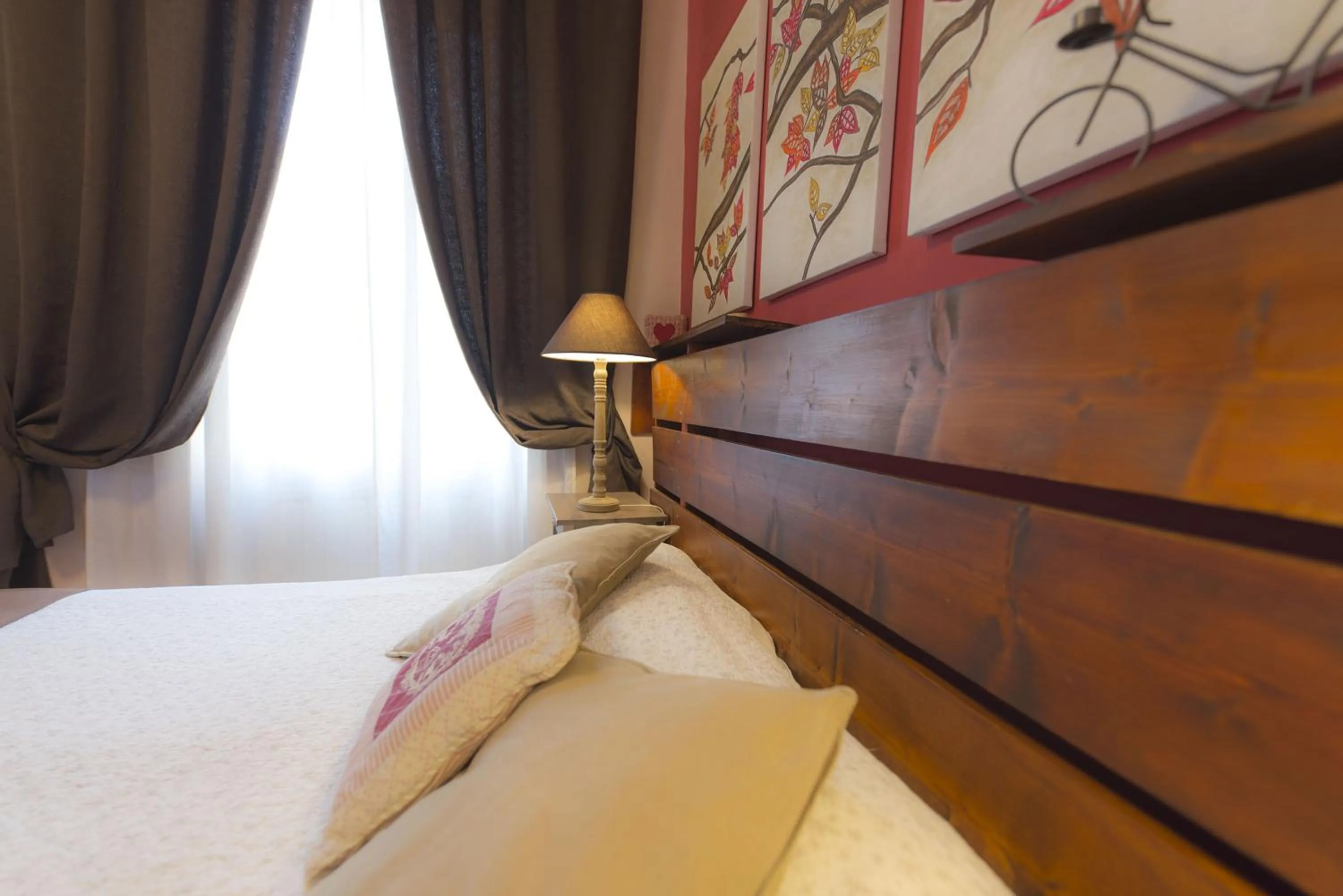 Bedroom, Bed in QuodLibet