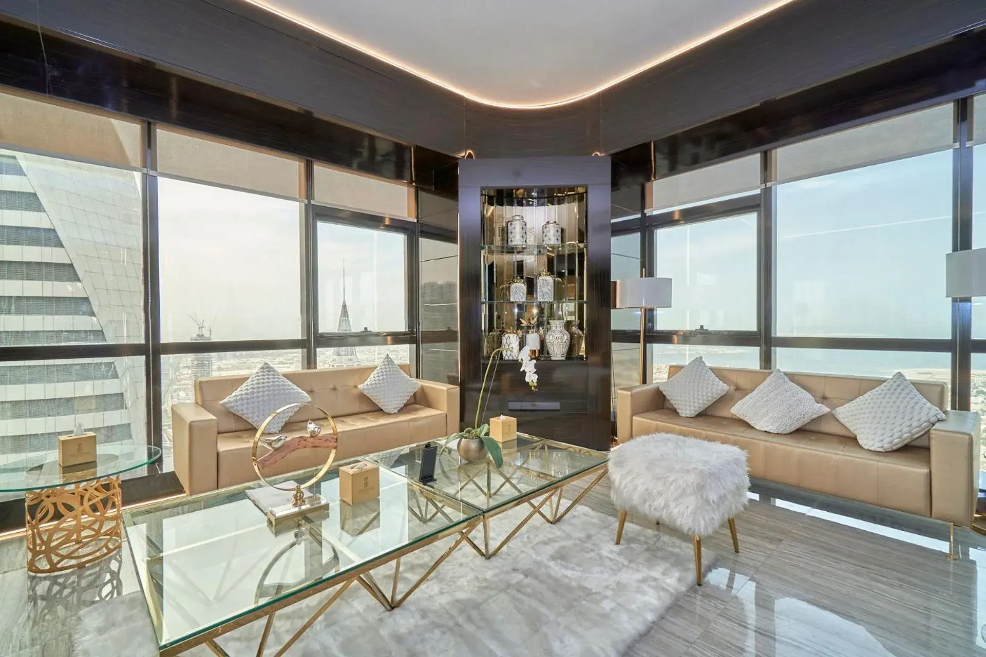5 Bedroom Penthouse Suite - 360 Panoramic 360 Sea and Burj Views - Top Floor (72nd) in Gevora Hotel 5 Bedroom Penthouse Suite - 360 Panoramic 360 Sea and Burj Views - Top Floor (72nd) in Gevora Hotel