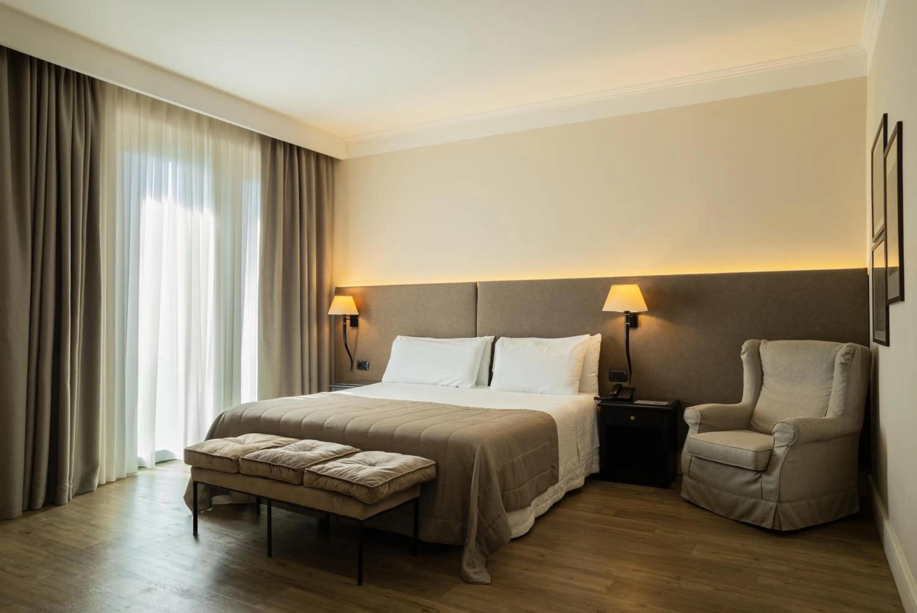 Photo of the whole room, Bed in Hotel Touring