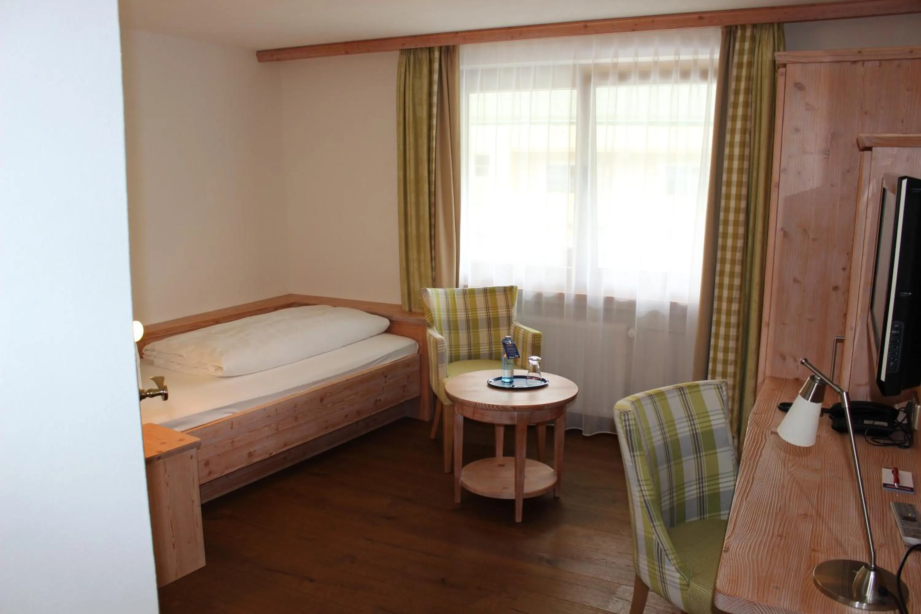 Photo of the whole room in Hotel Rössle