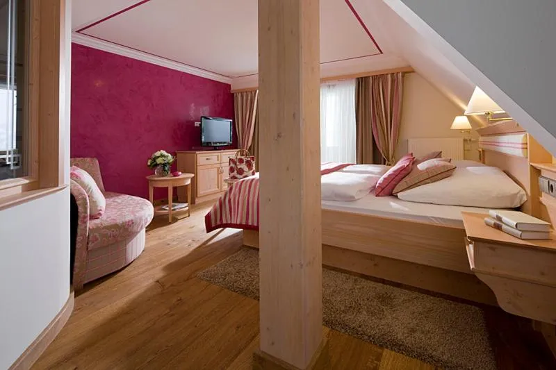 Photo of the whole room in Hotel Rössle