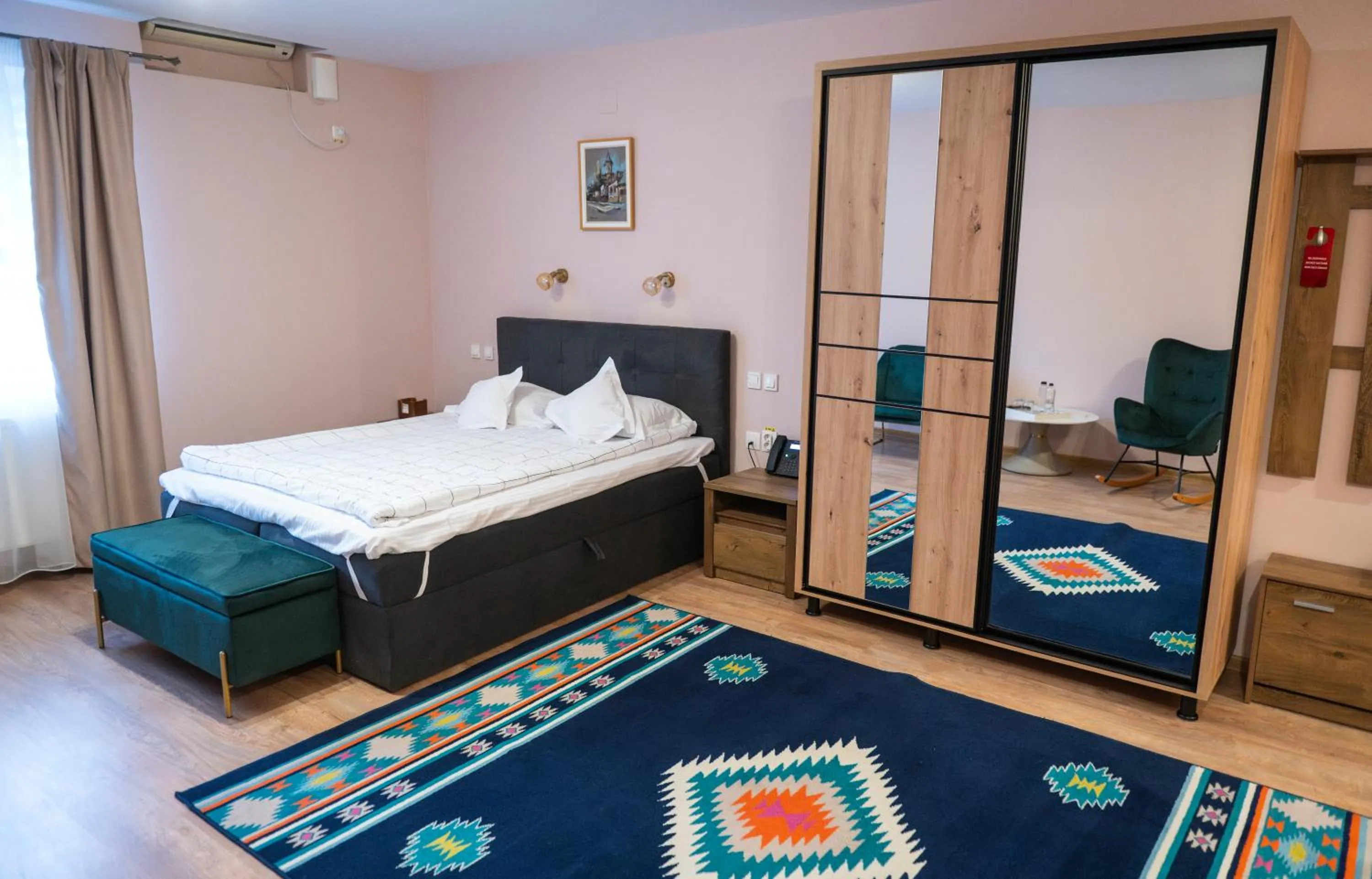 Photo of the whole room, Bed in Conacul Domnesc