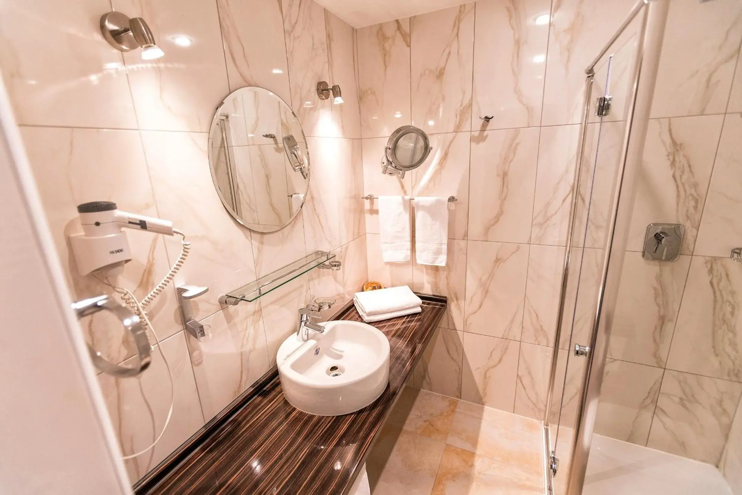 Double Room in Hotel Krone Double Room in Hotel Krone