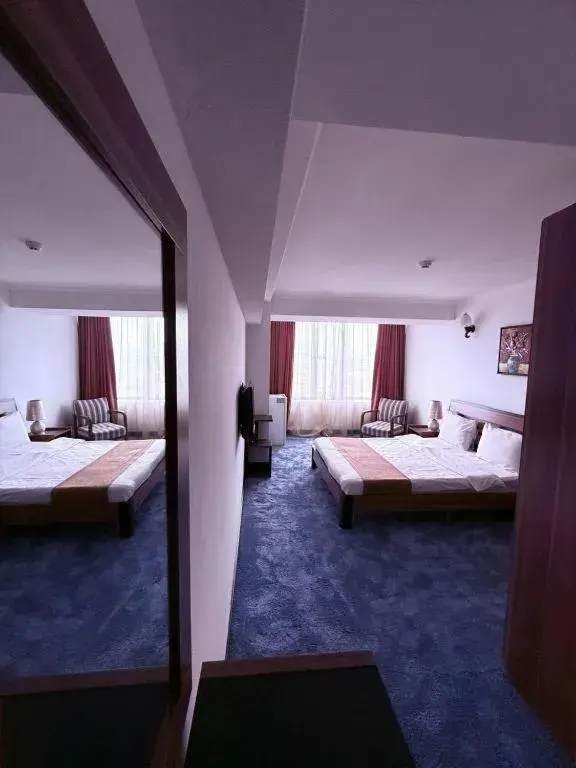 Double Room in Nairi Yerevan Double Room in Nairi Yerevan