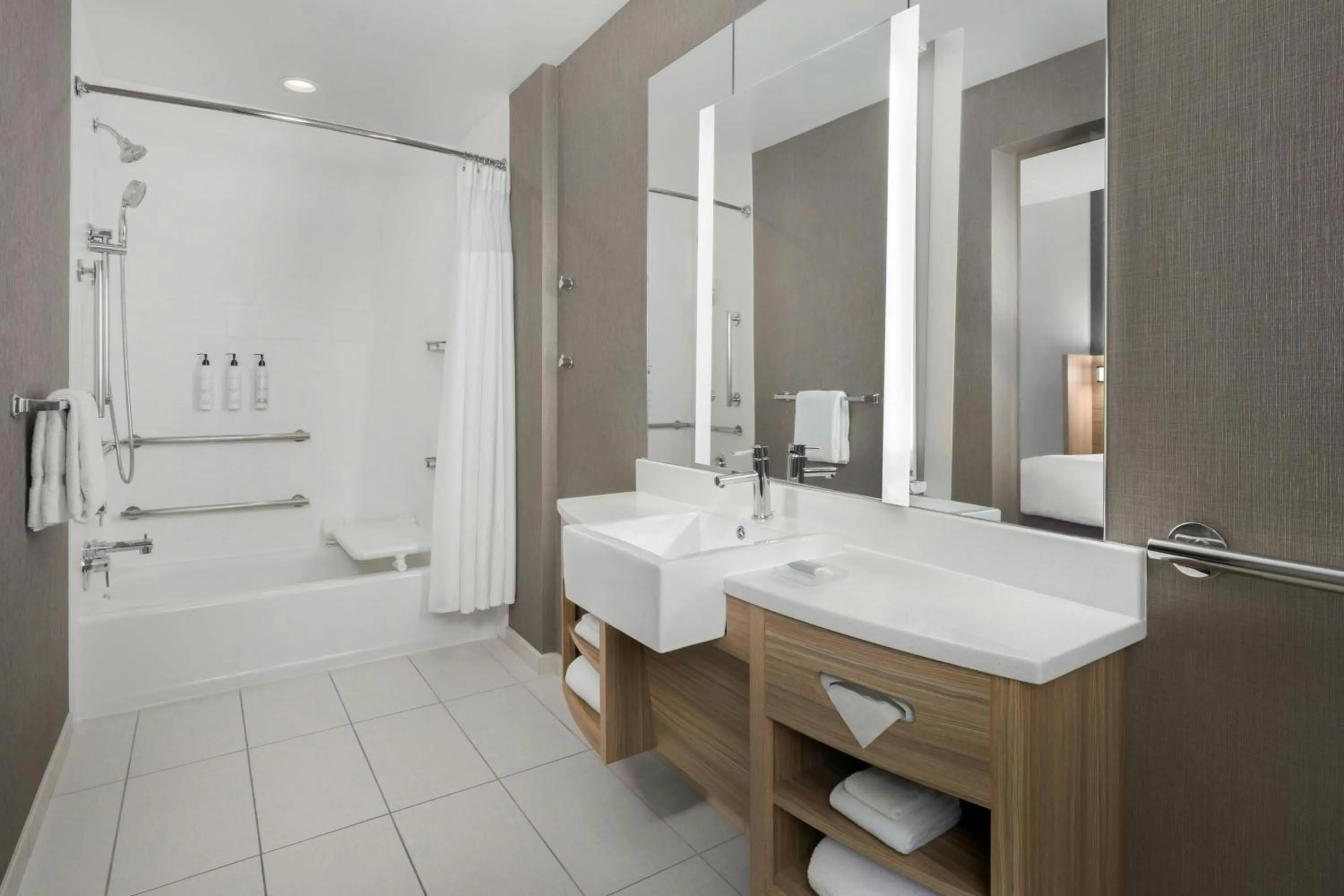 Bathroom in Springhill Suites By Marriott Athens Downtown/University Area