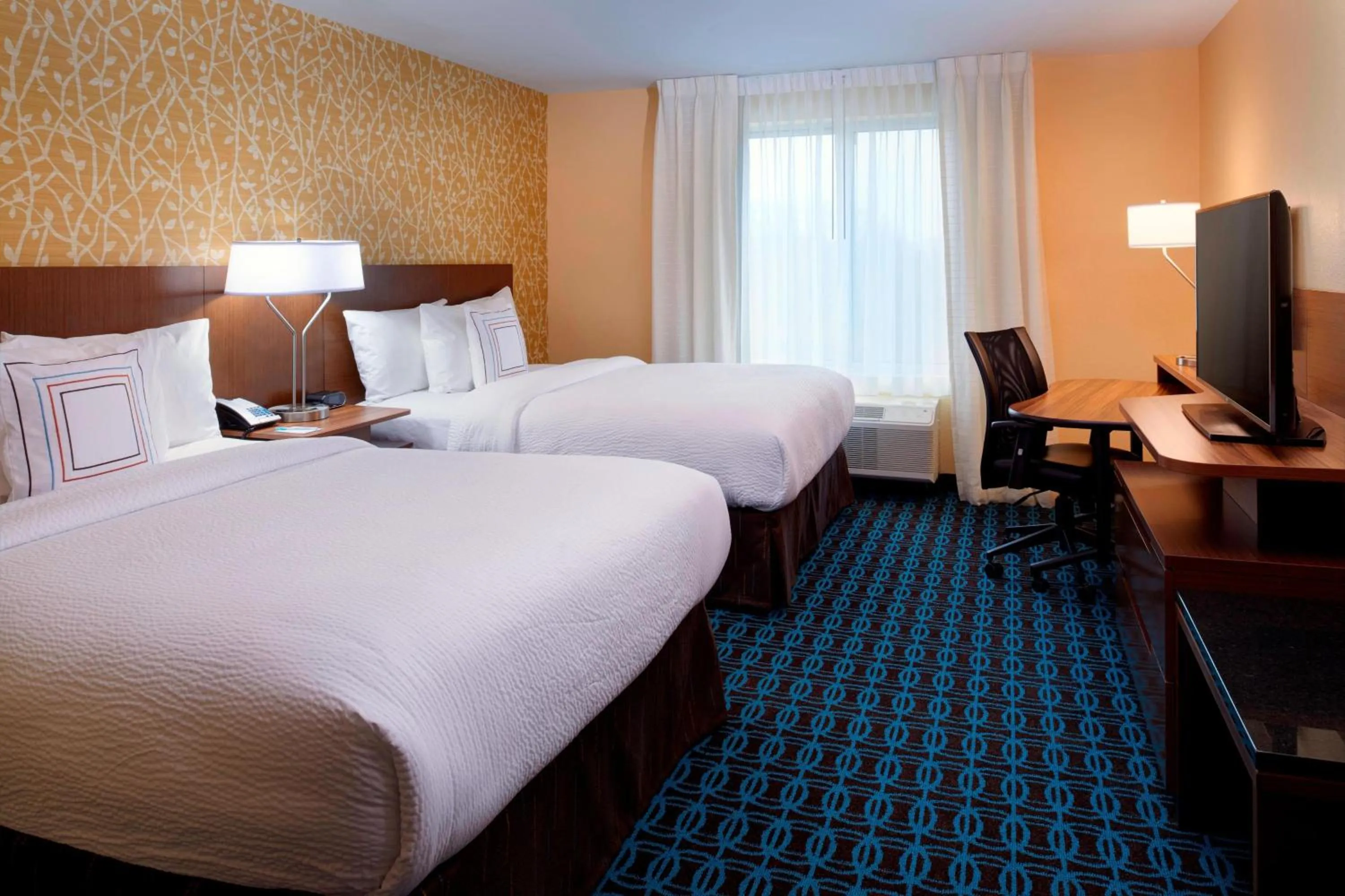 Photo of the whole room, Bed in Fairfield Inn & Suites By Marriott Ann Arbor Ypsilanti