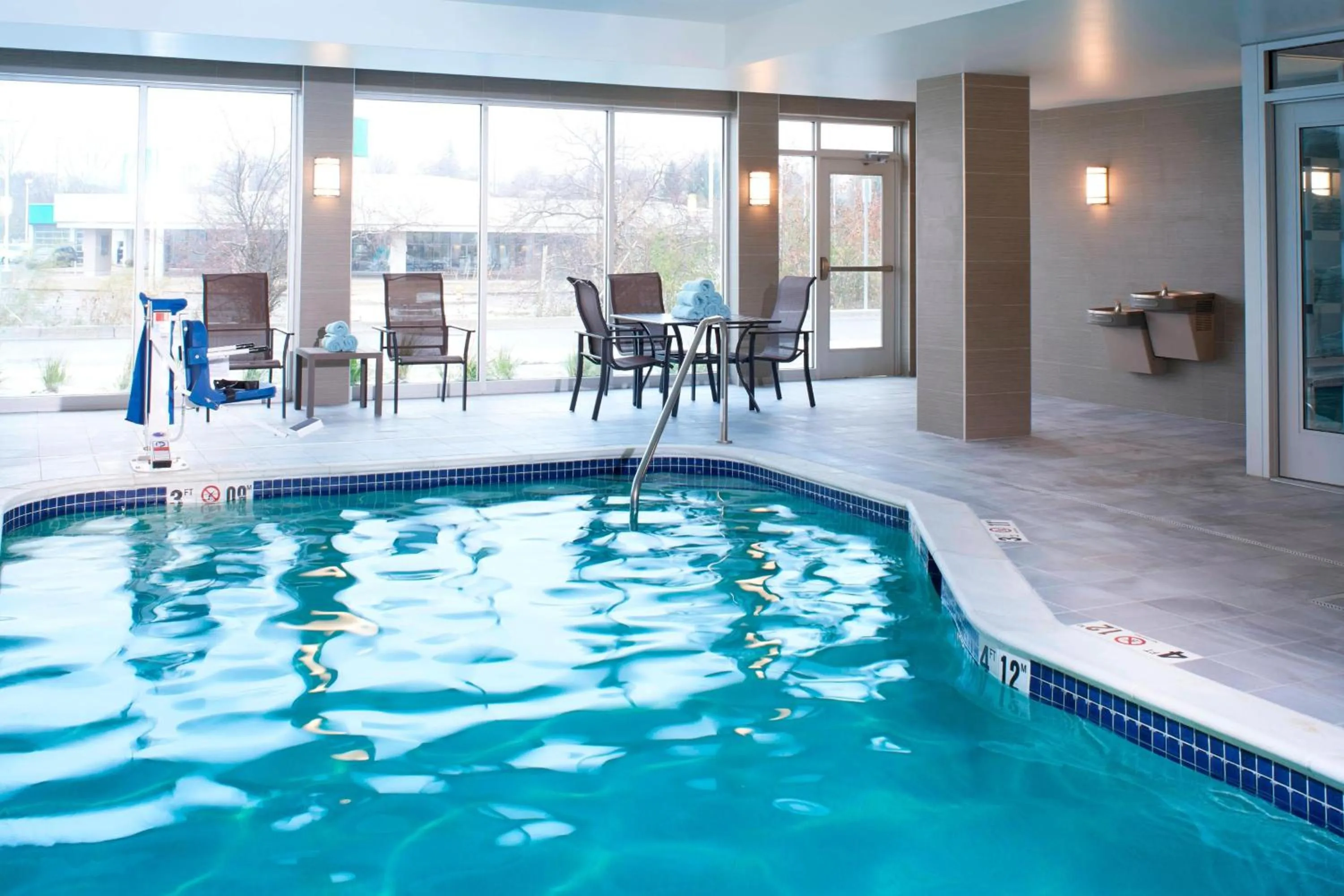 Swimming pool in Fairfield Inn & Suites By Marriott Ann Arbor Ypsilanti