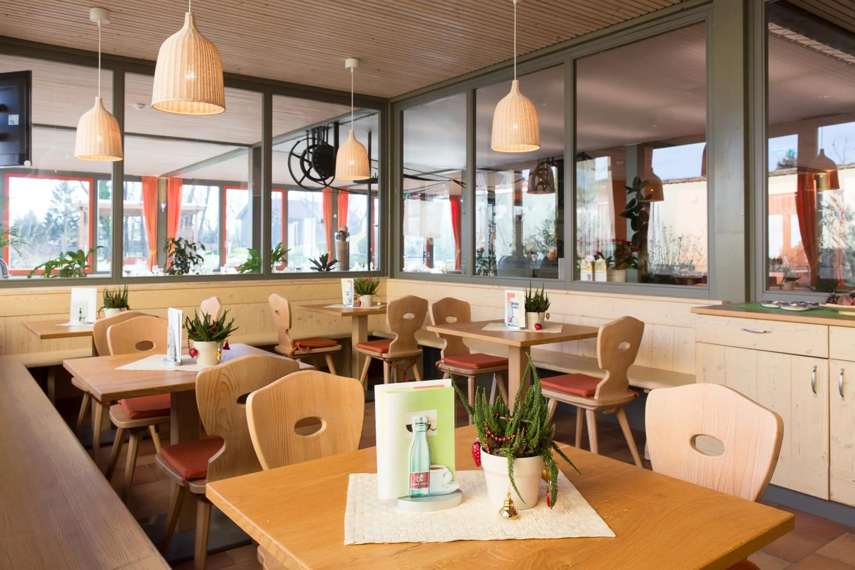 Restaurant/places to eat in JUFA Hotel Weinviertel - Eselsmühle