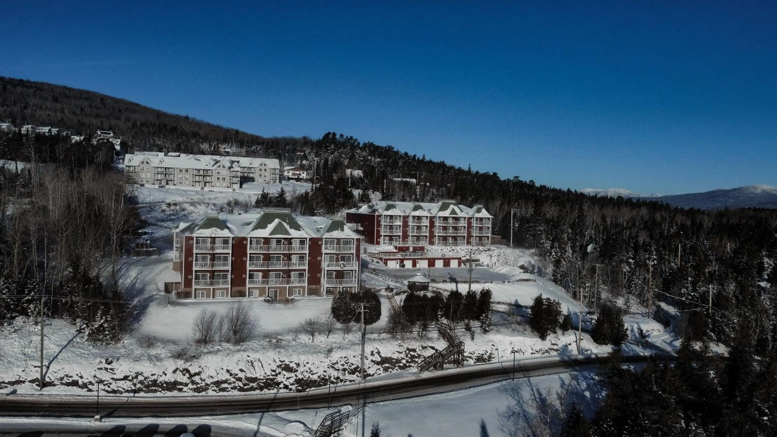 Property building in Hôtel et Pavillons Le Petit Manoir du Casino