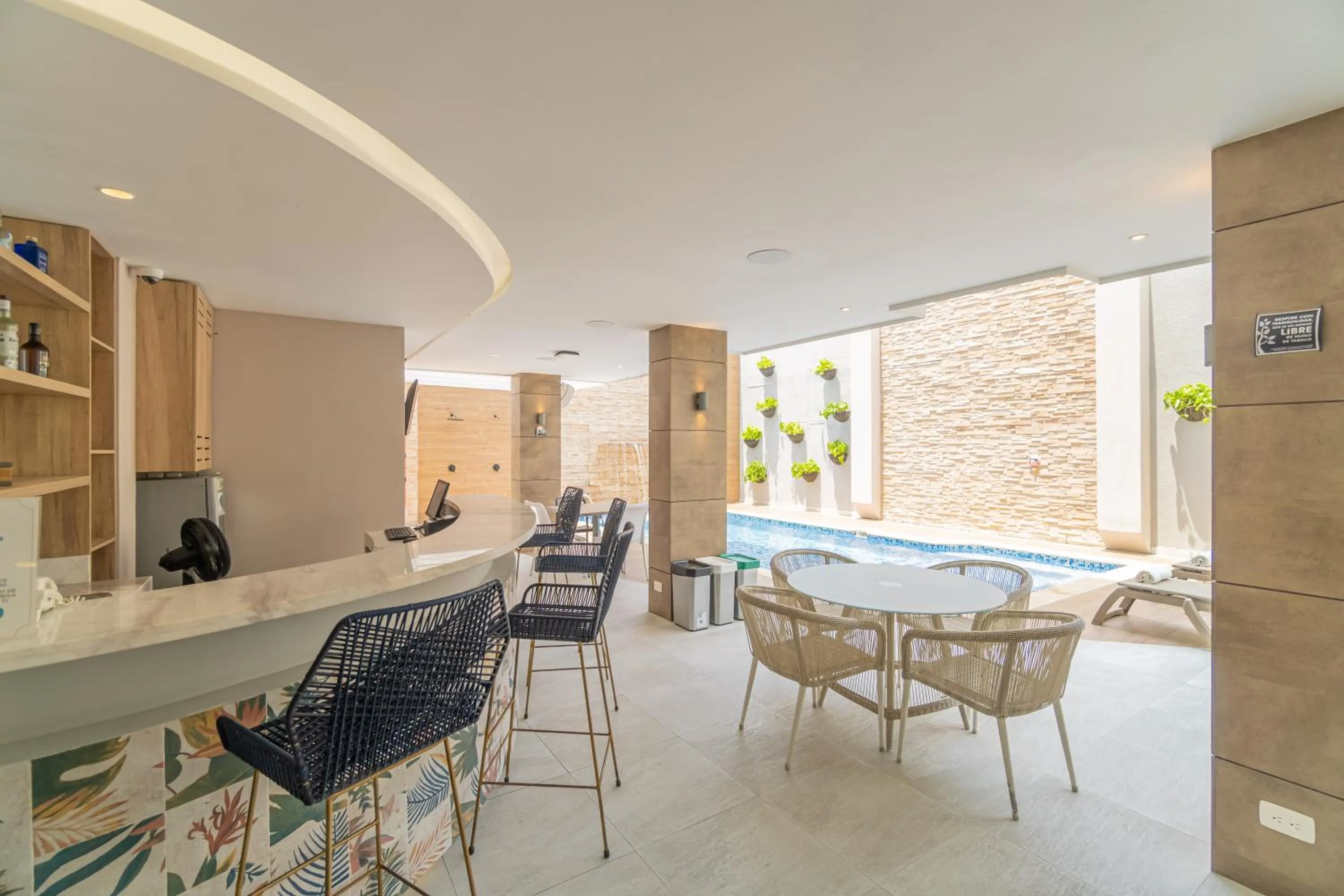 Swimming pool in Hotel Barlovento