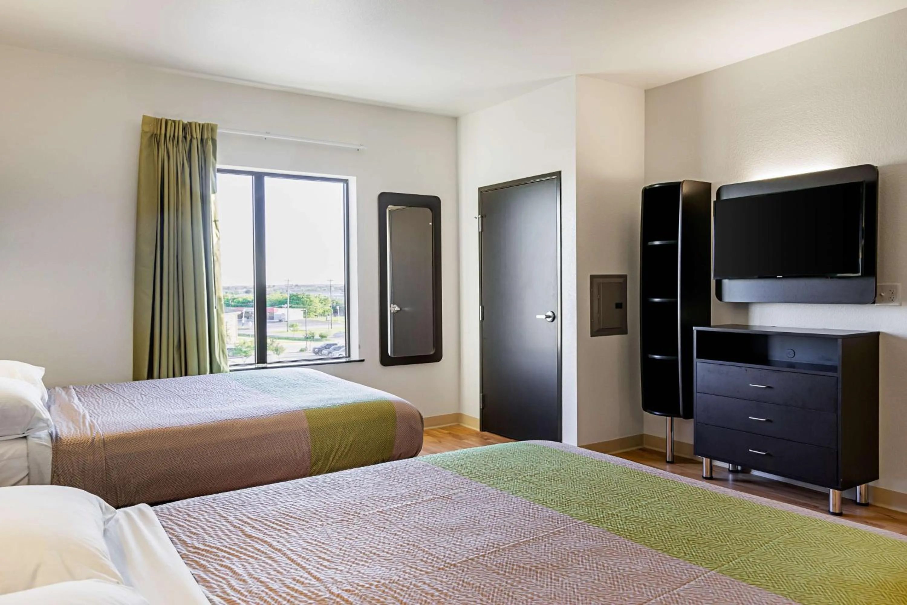 TV and multimedia, Bed in Studio 6-Buda, TX