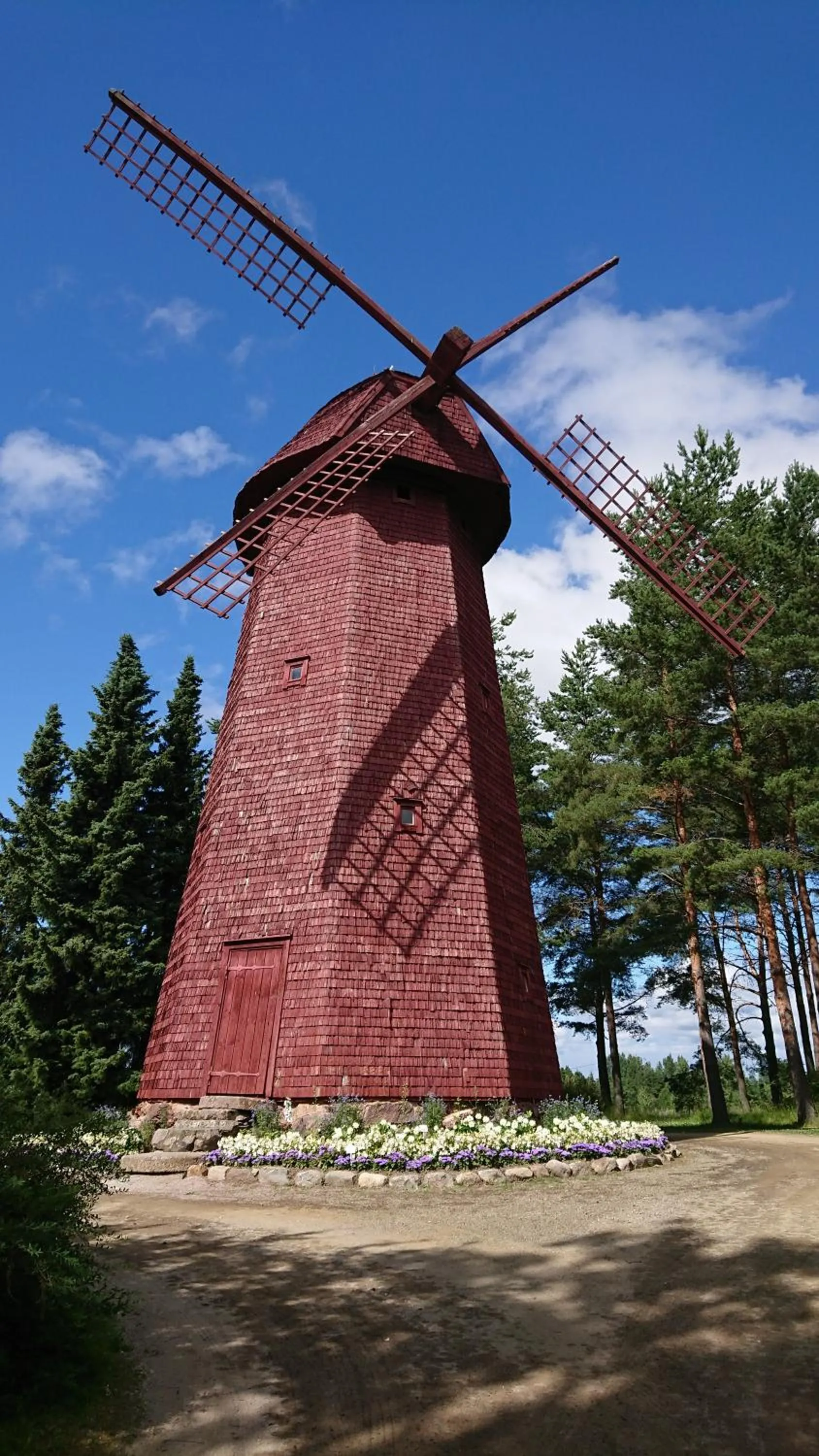 Nearby landmark in Lepaan Kartanon Toimela