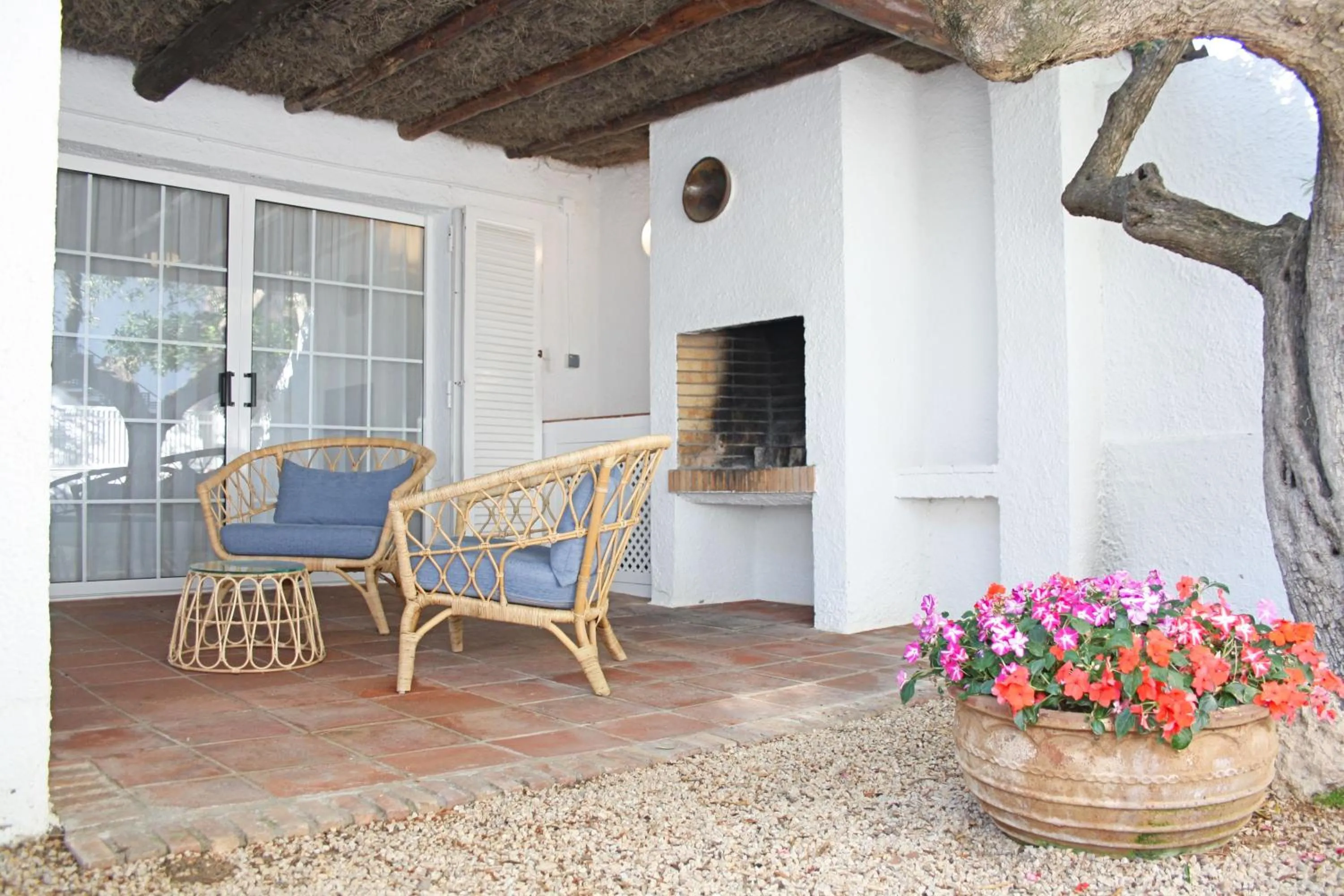 Lovely villa next to the beach