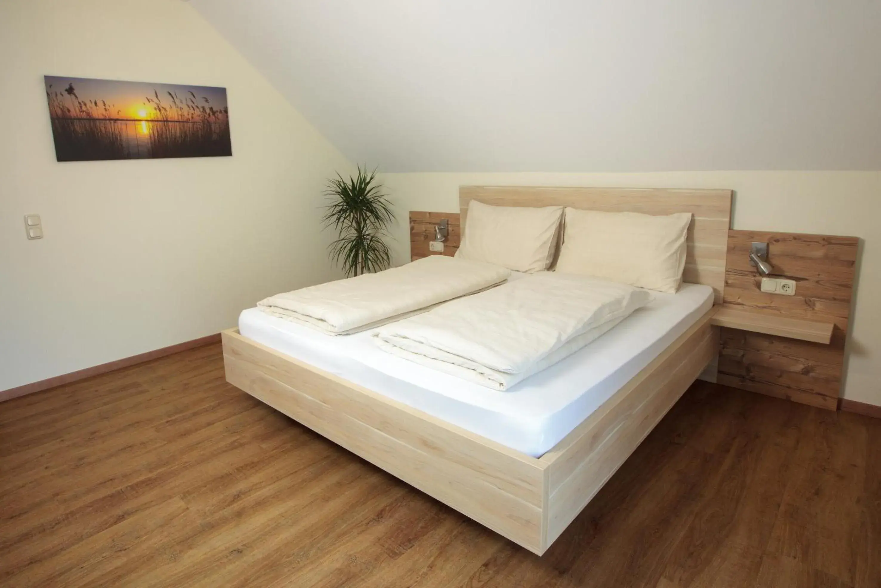 Double Room with Balcony in Pension Pirkdorfer See Double Room with Balcony in Pension Pirkdorfer See