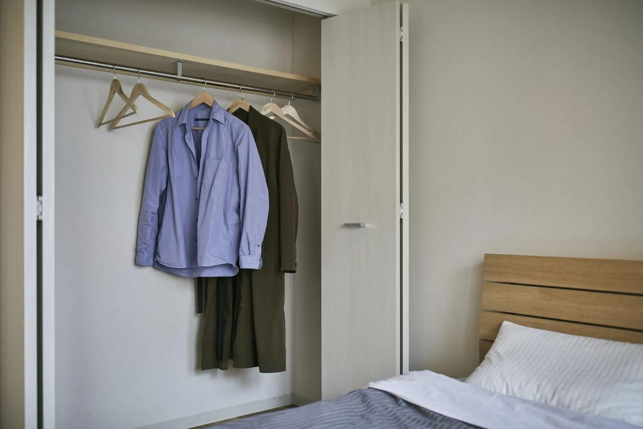 wardrobe, Bed in PINN-N4E2Ⅱ
