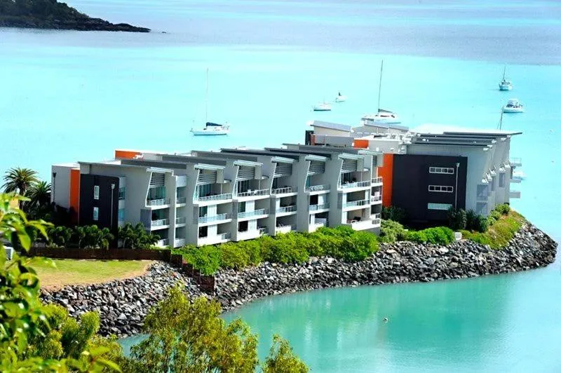 Property building in Peninsula Airlie Beach