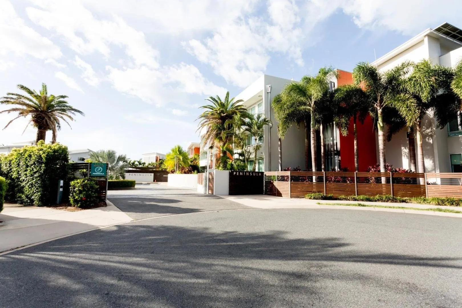 Facade/entrance in Peninsula Airlie Beach